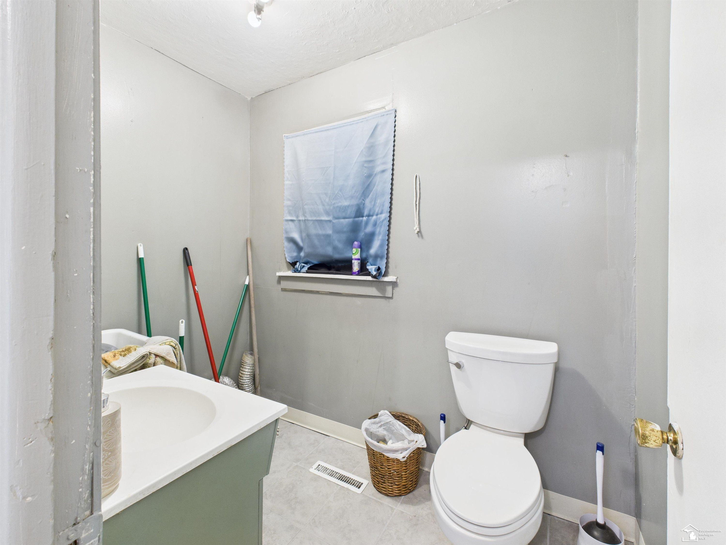 12240 S Dixie Highway, La Salle, MI — Photo 24