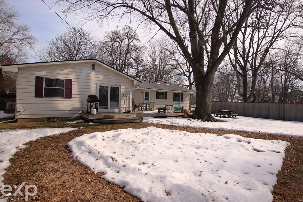 60 Riverside Drive, Mount Clemens, MI 48043 — Photo 2