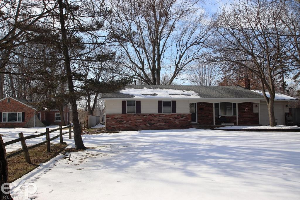 60 Riverside Drive, Mount Clemens, MI 48043 — front exterior