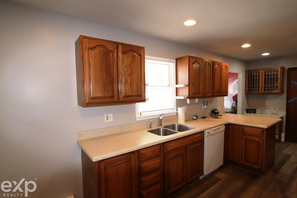 60 Riverside Drive, Mount Clemens, MI 48043 — Photo 7