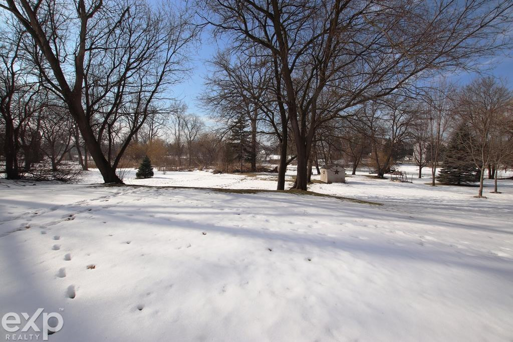 60 Riverside Drive, Mount Clemens, MI 48043 — Photo 24