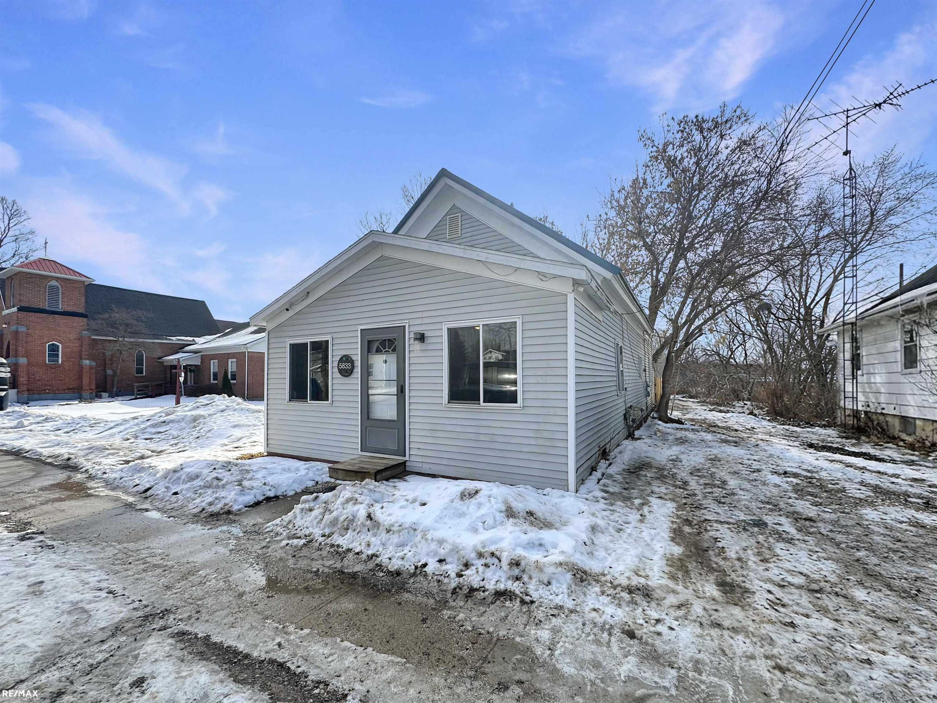 5833 Forest Avenue, Otter Lake, MI 48464 — Photo 3