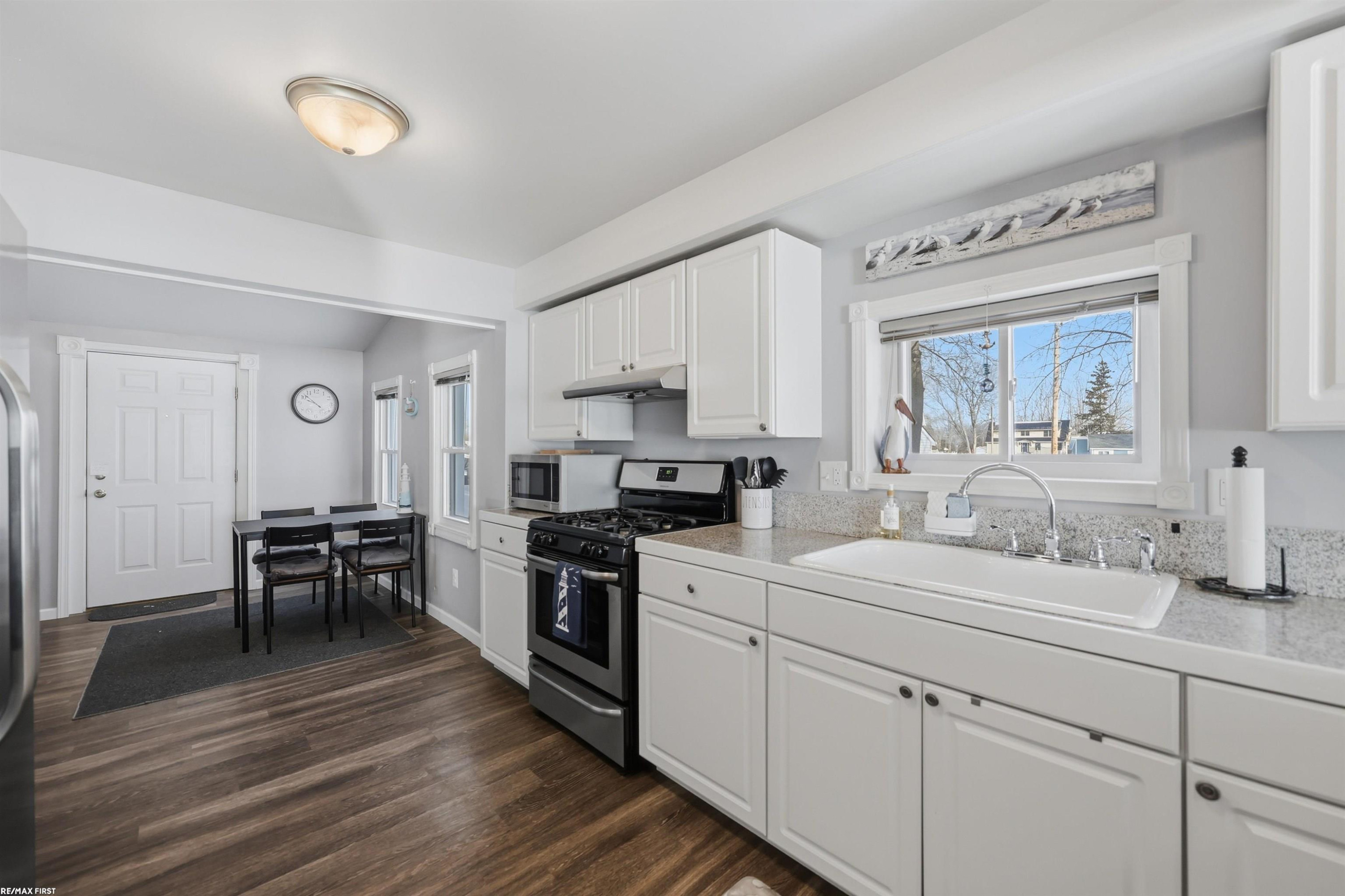 8600 River Road, MI — Photo 10