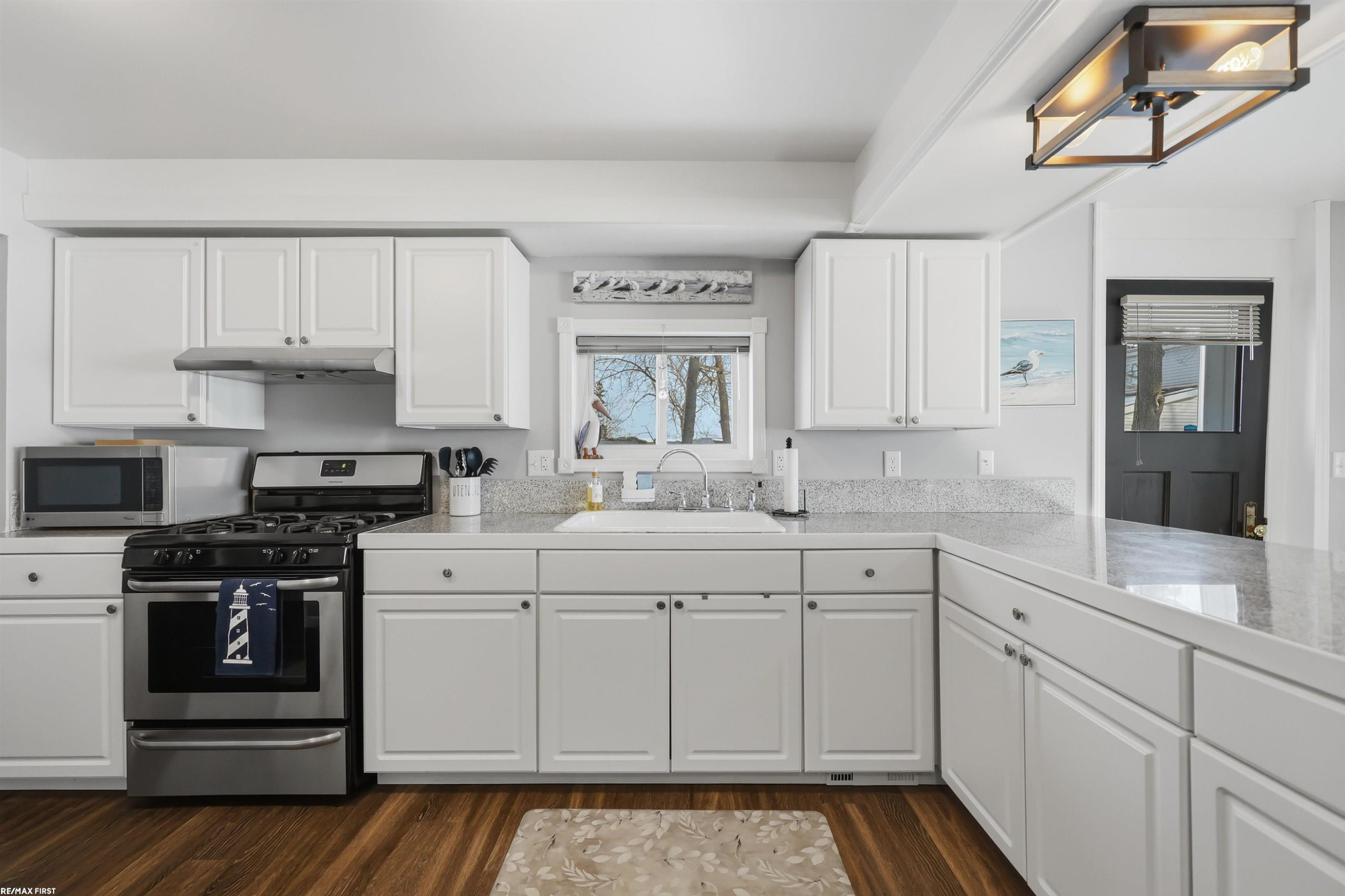 8600 River Road, MI — Photo 11