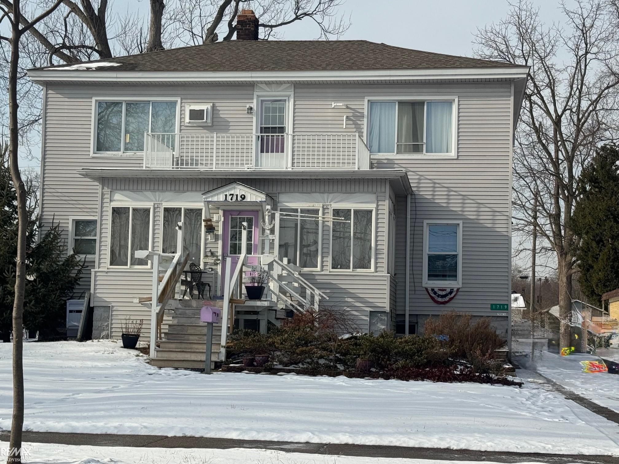 1719 Saint Clair River Drive, MI 48001