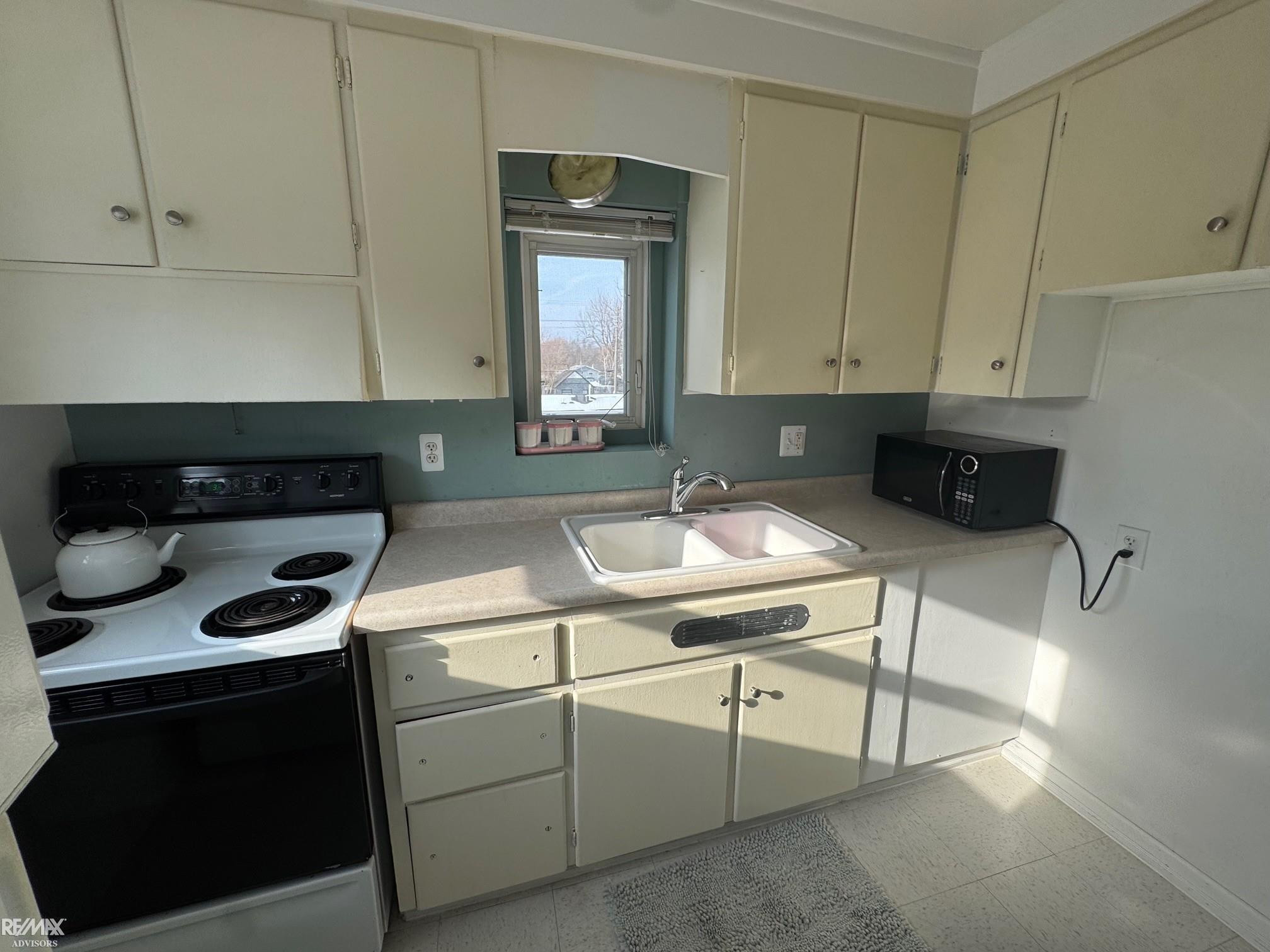 1719 Saint Clair River Drive, MI 48001 — Photo 5
