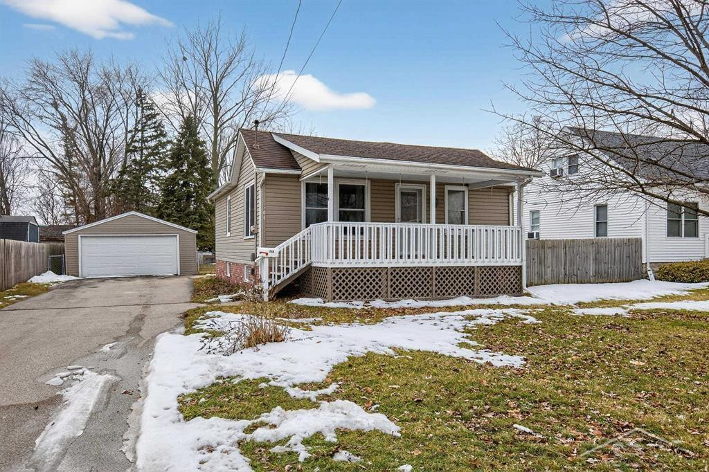 304 Main Street, Bay City, MI 48706 — front exterior