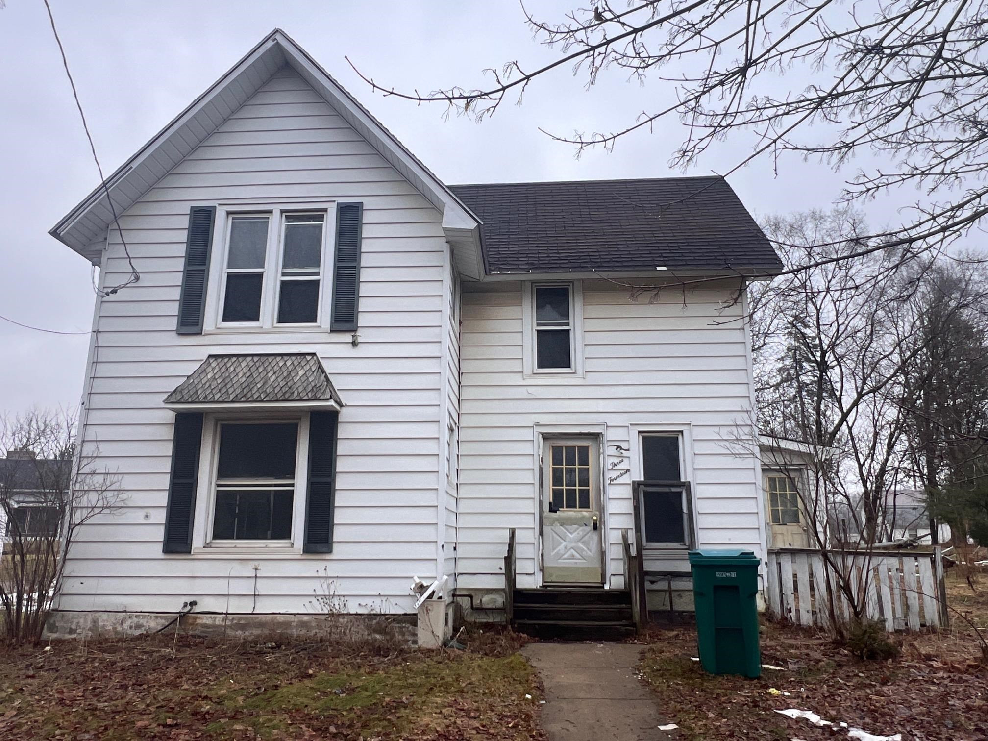 314 N Main Street, Perry, MI 48872 — front exterior