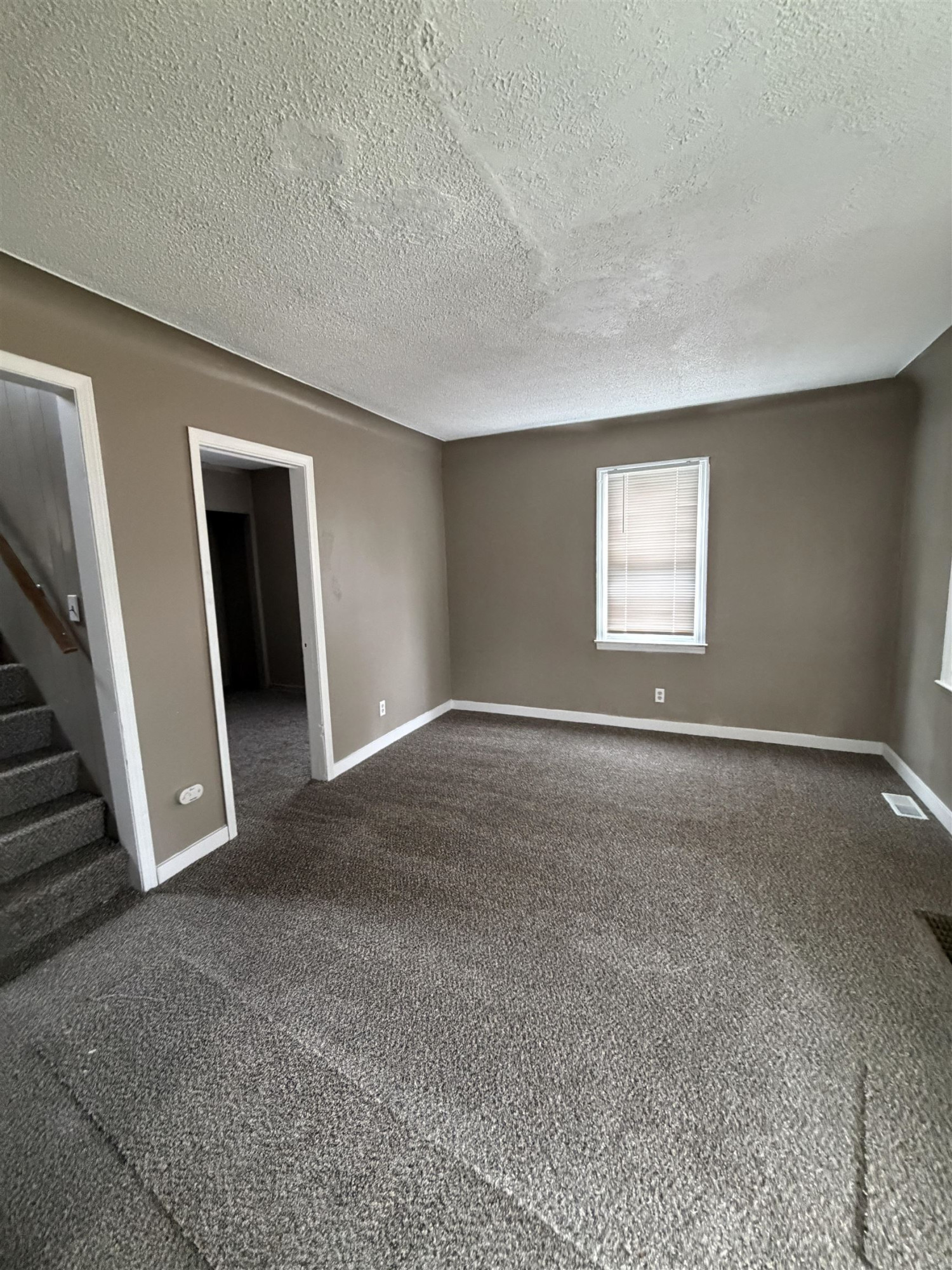 806 Alvord Avenue, Flint, MI 48507 — Photo 3