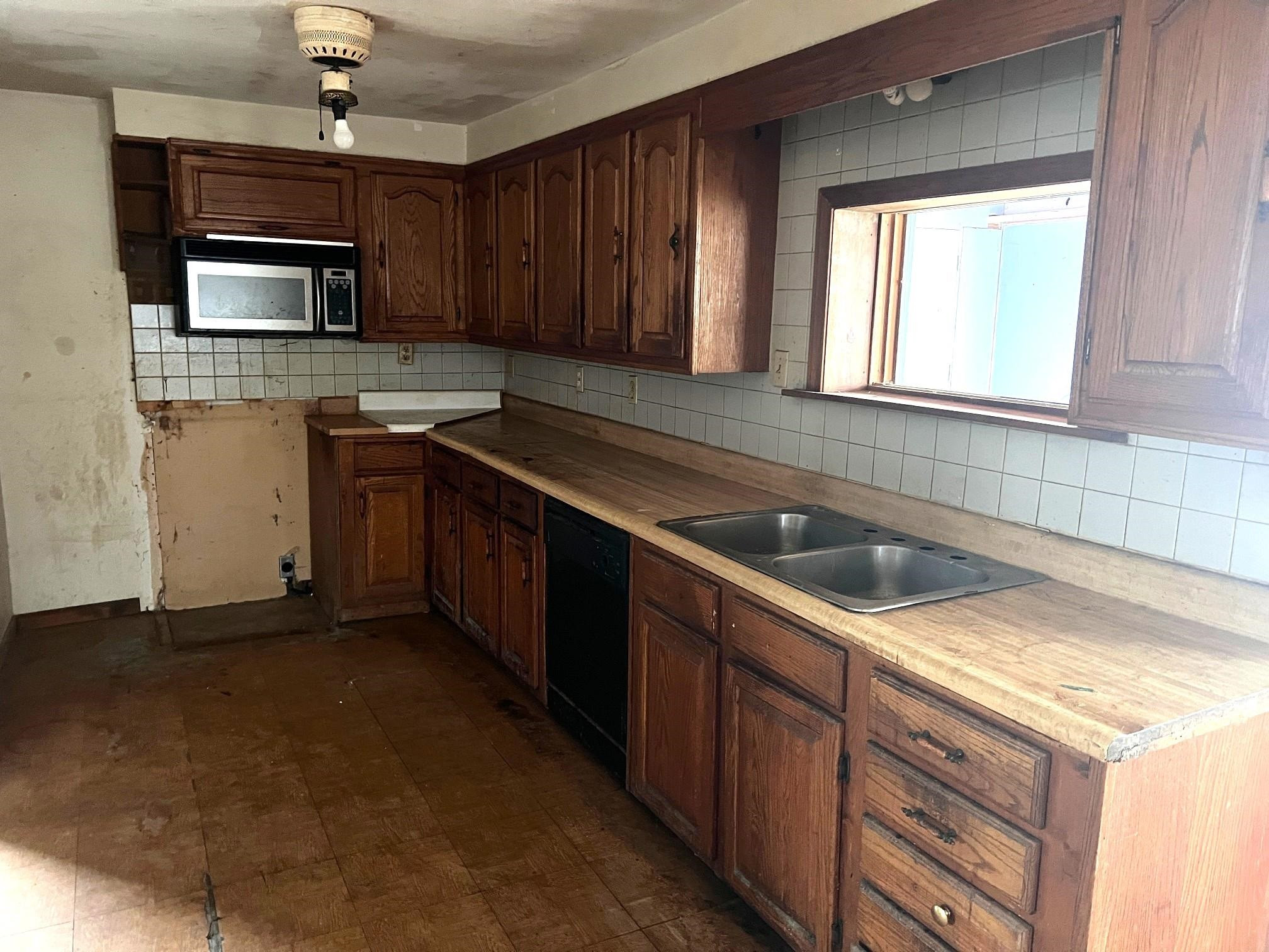 314 N Main Street, Perry, MI 48872 — Photo 8