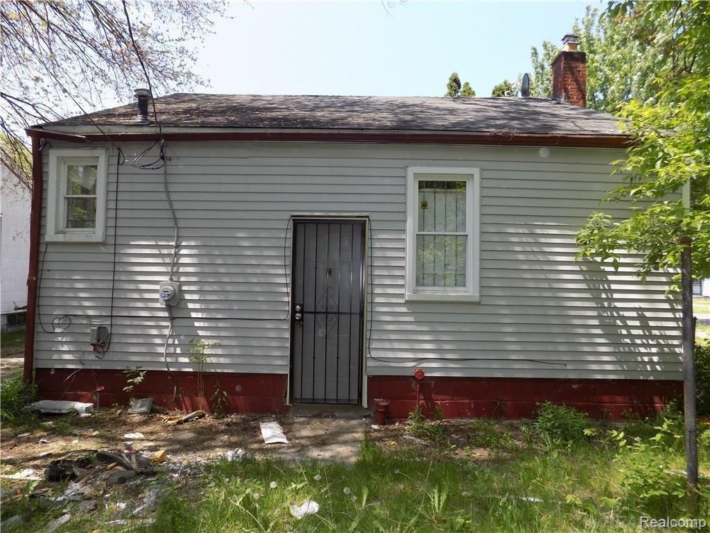 18708 Shaftsbury Avenue - Photo 3