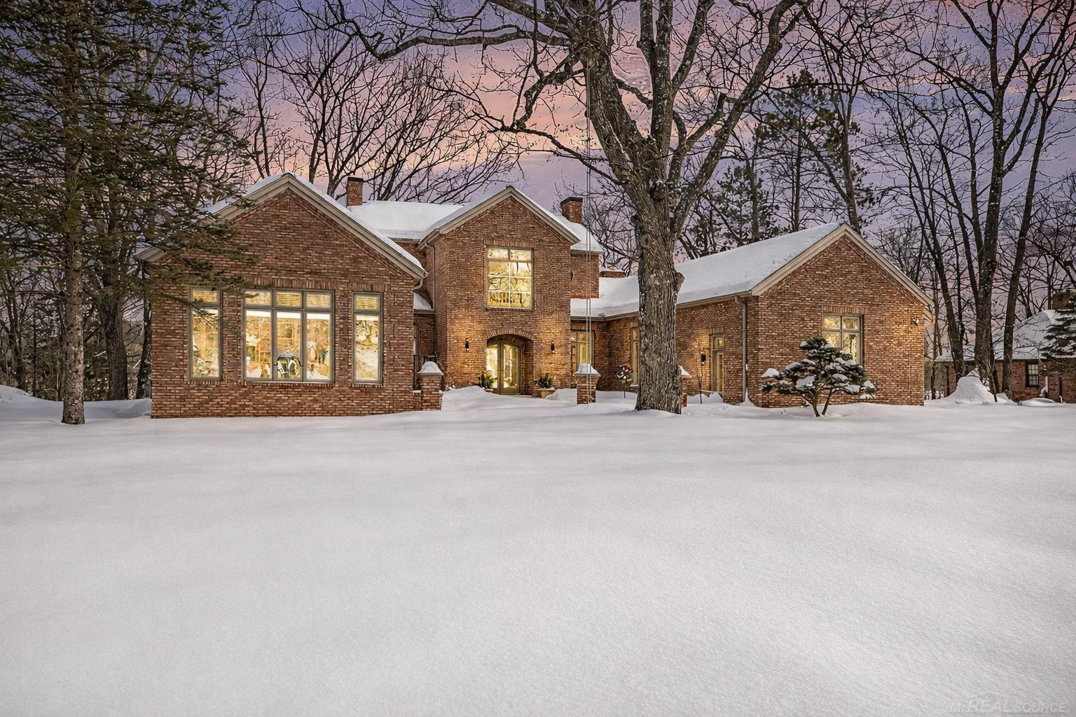 N3870 N Grand Oak Drive, Iron Mountain, MI 49801