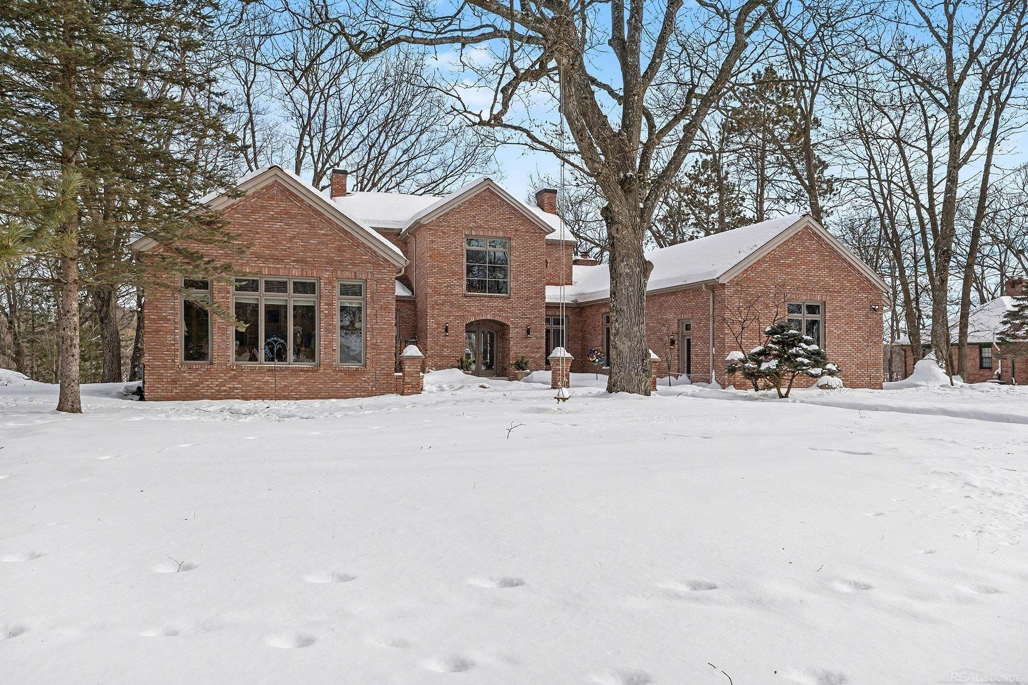 N3870 N Grand Oak Drive, Iron Mountain, MI 49801 — Photo 2