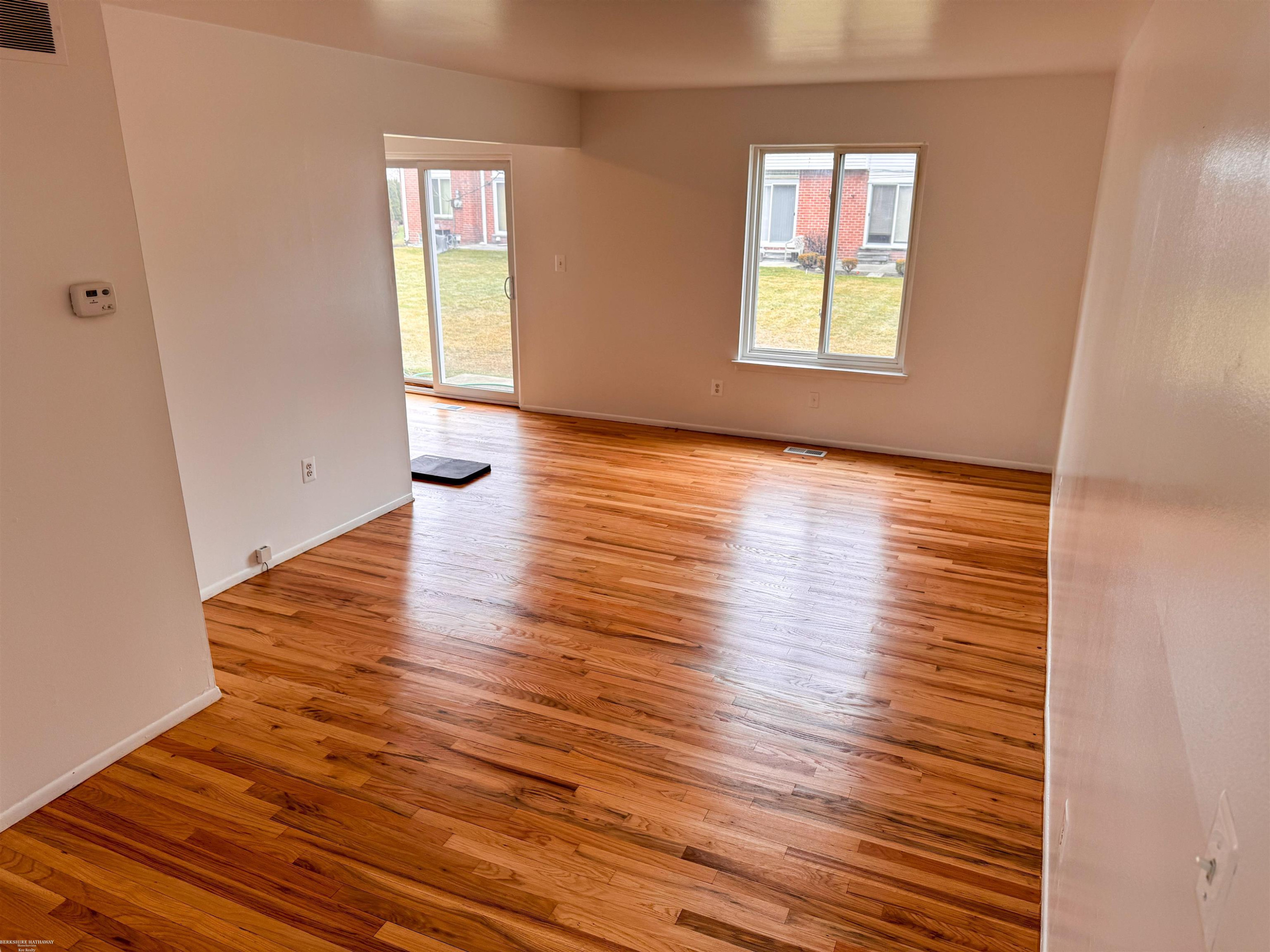 8653 Sterling Street, Center Line, MI 48015 — Photo 4