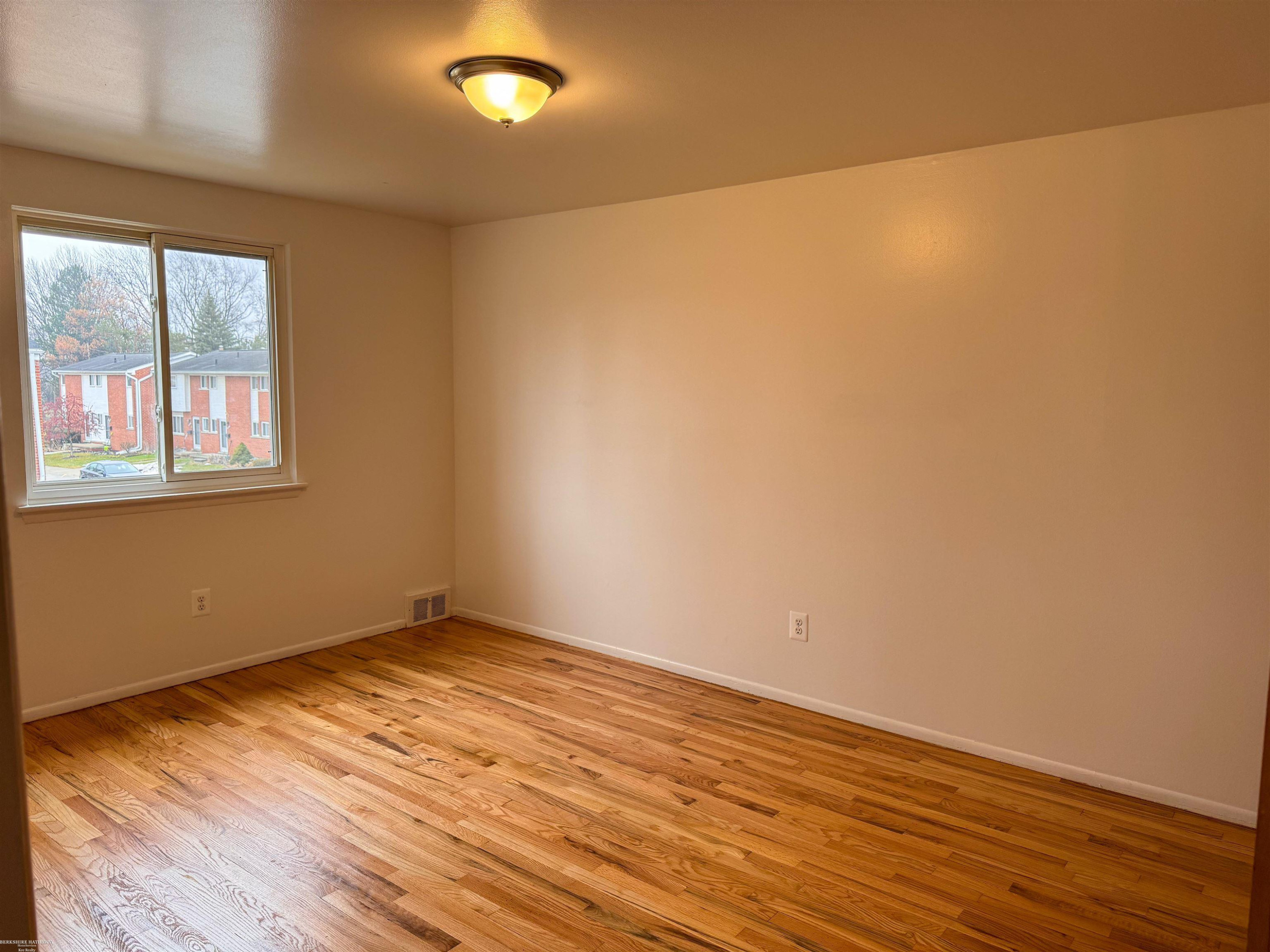 8653 Sterling Street, Center Line, MI 48015 — Photo 7