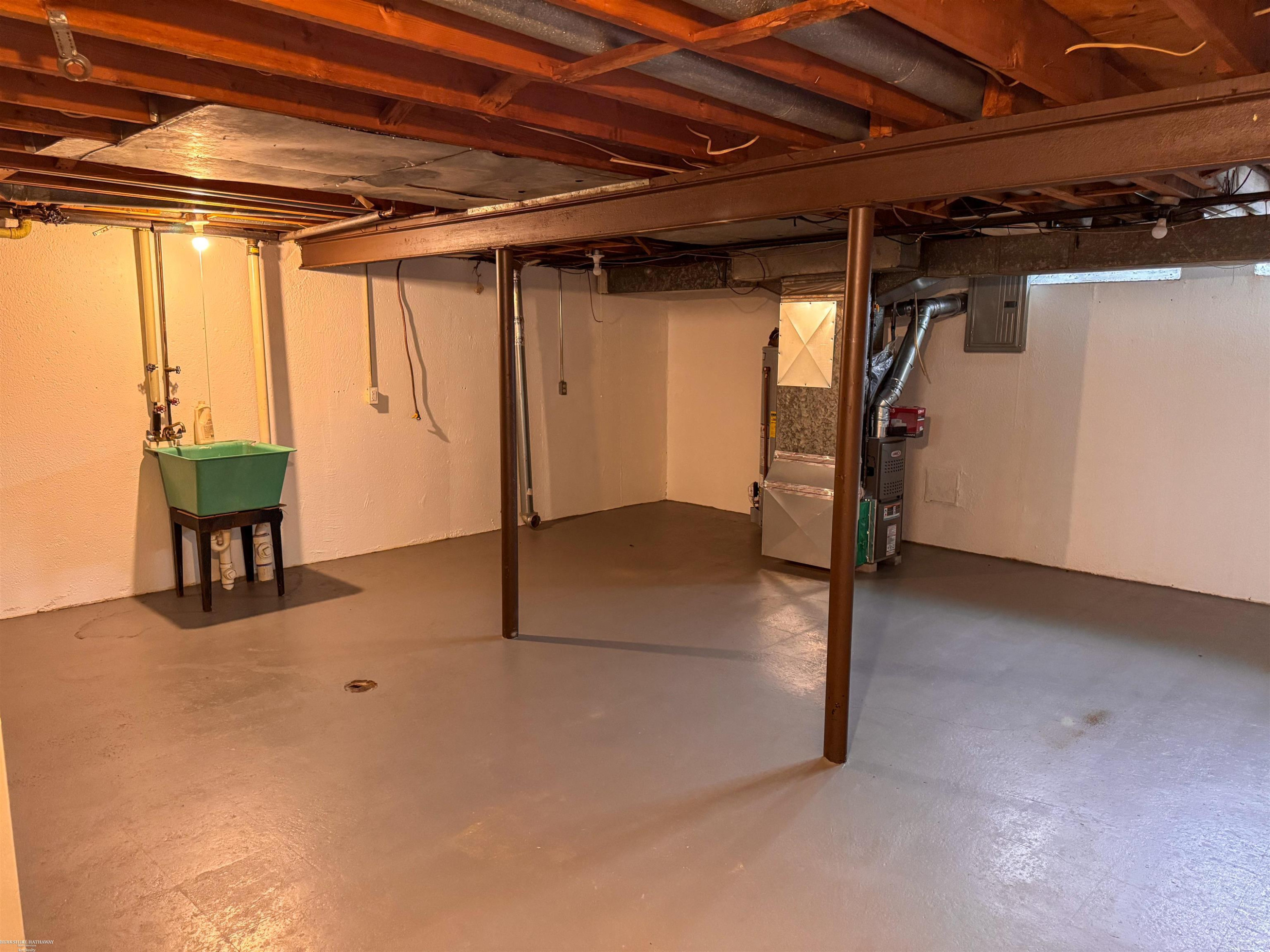 8653 Sterling Street, Center Line, MI 48015 — Photo 9