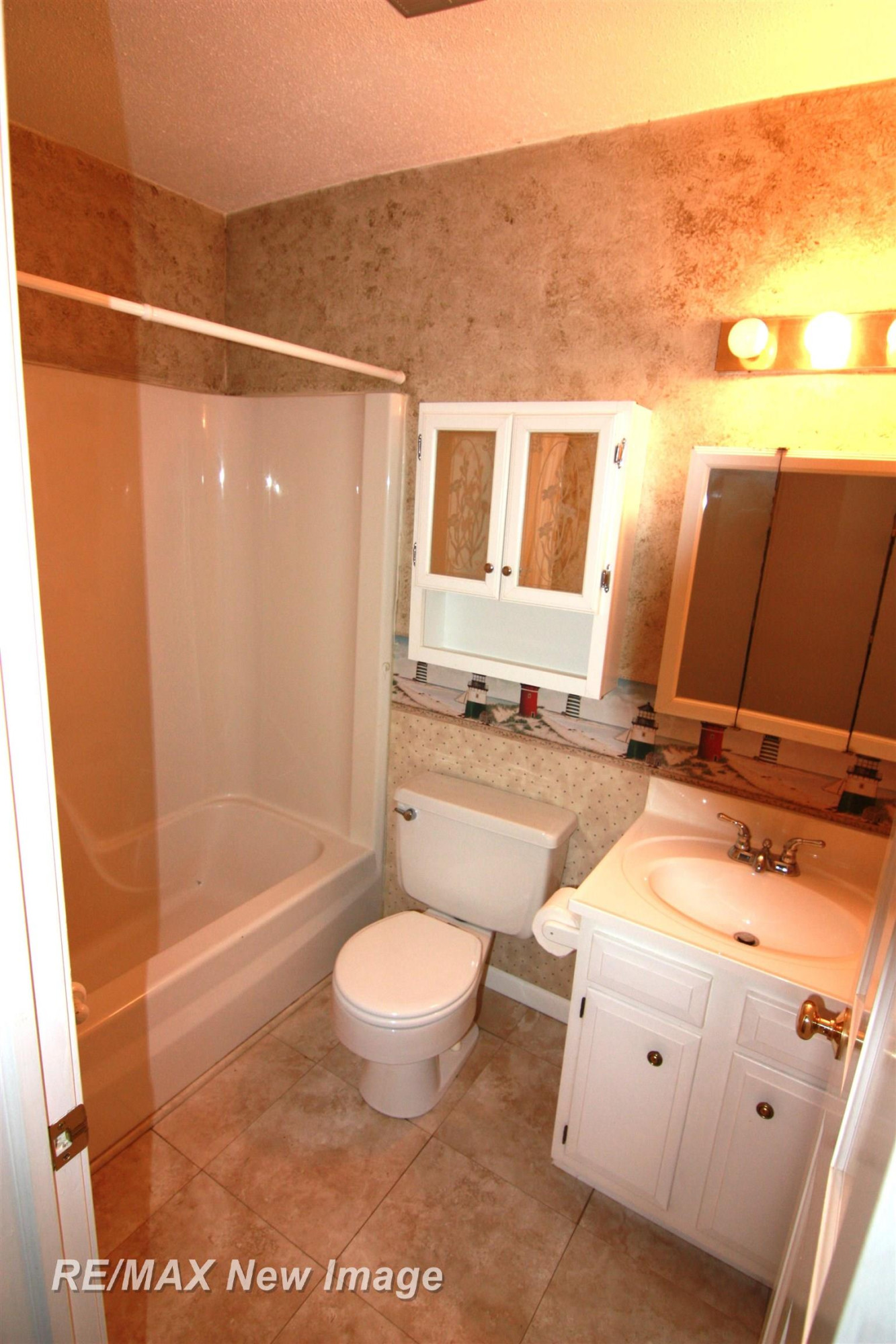 12495 Frost Road, Hemlock, MI 48626 — Photo 21