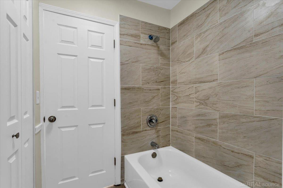 412 Orchard Street, MI 48079 — Photo 11