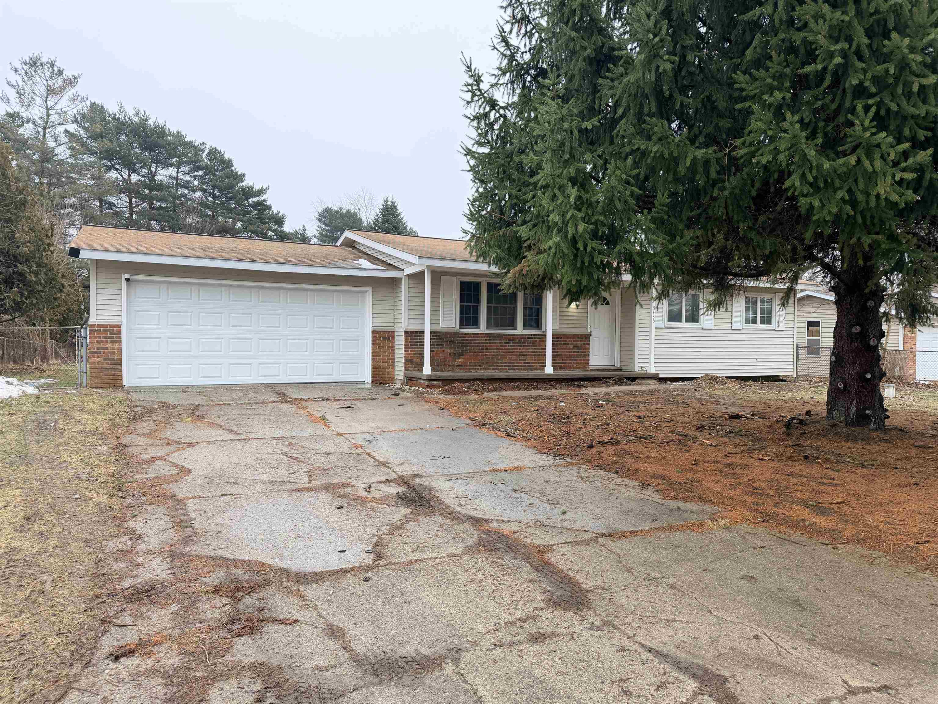 5435 Mancelona Drive, Grand Blanc, MI 48439 — front exterior