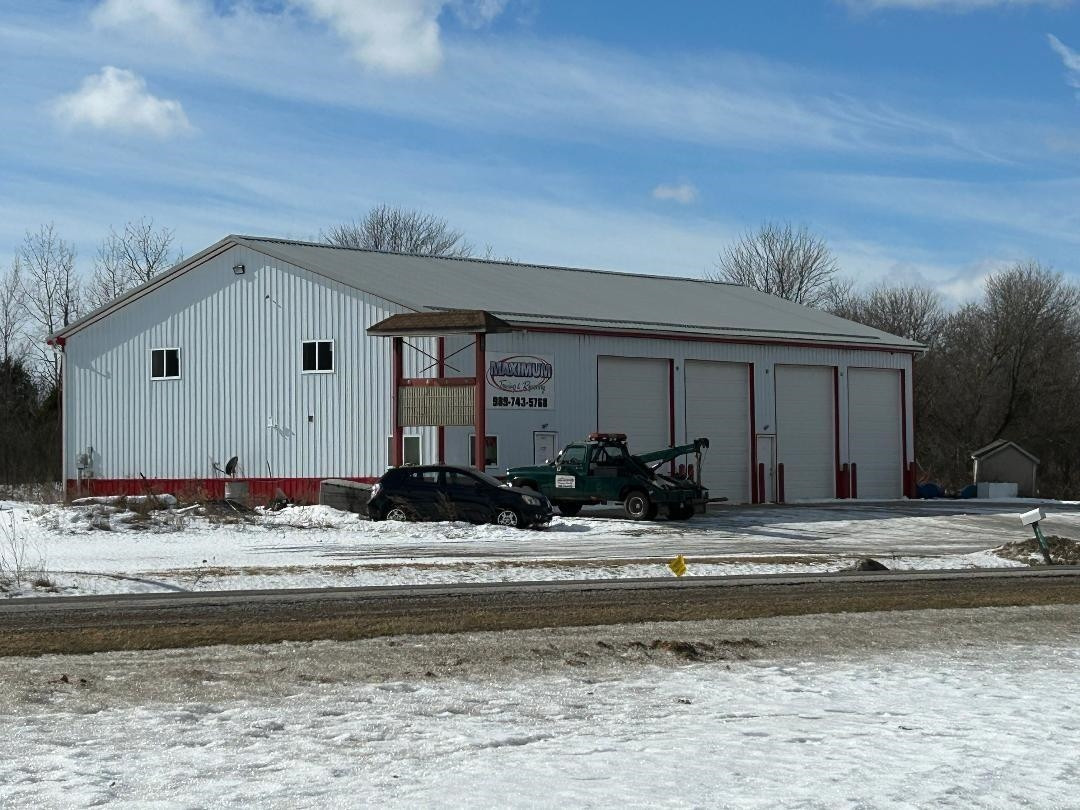 4040 E M-71 Highway, Corunna, MI 48817 — front exterior