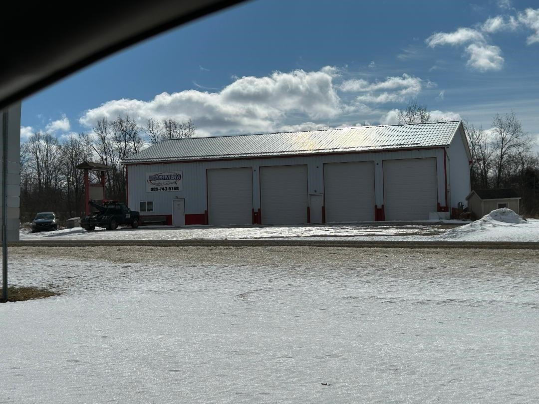4040 E M-71 Highway, Corunna, MI 48817 — Photo 2