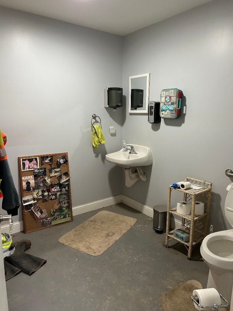 4040 E M-71 Highway, Corunna, MI 48817 — Photo 10