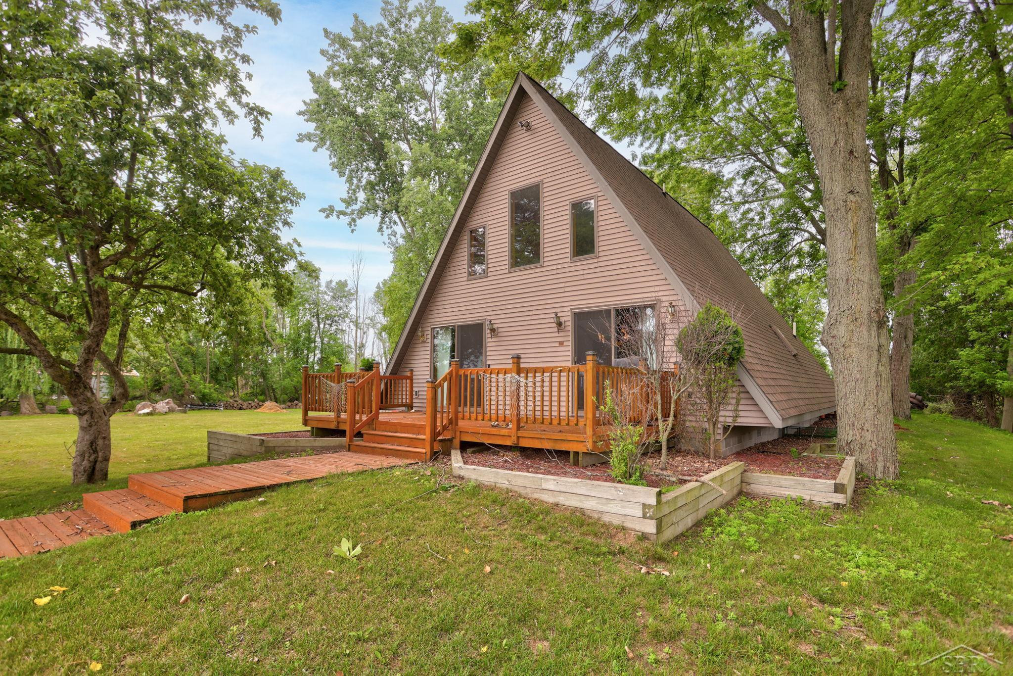 5196 Beachwood Drive, Standish, MI 48658 — front exterior