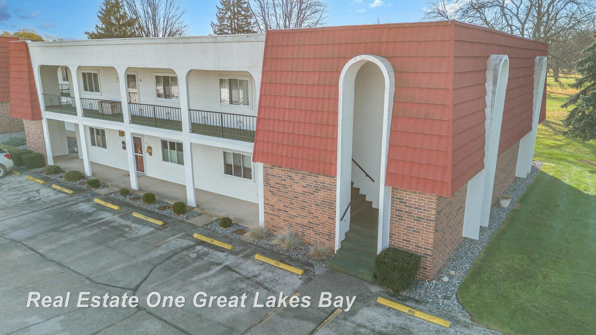 955 Kennely Road, J162, Saginaw, MI 48609 — front exterior