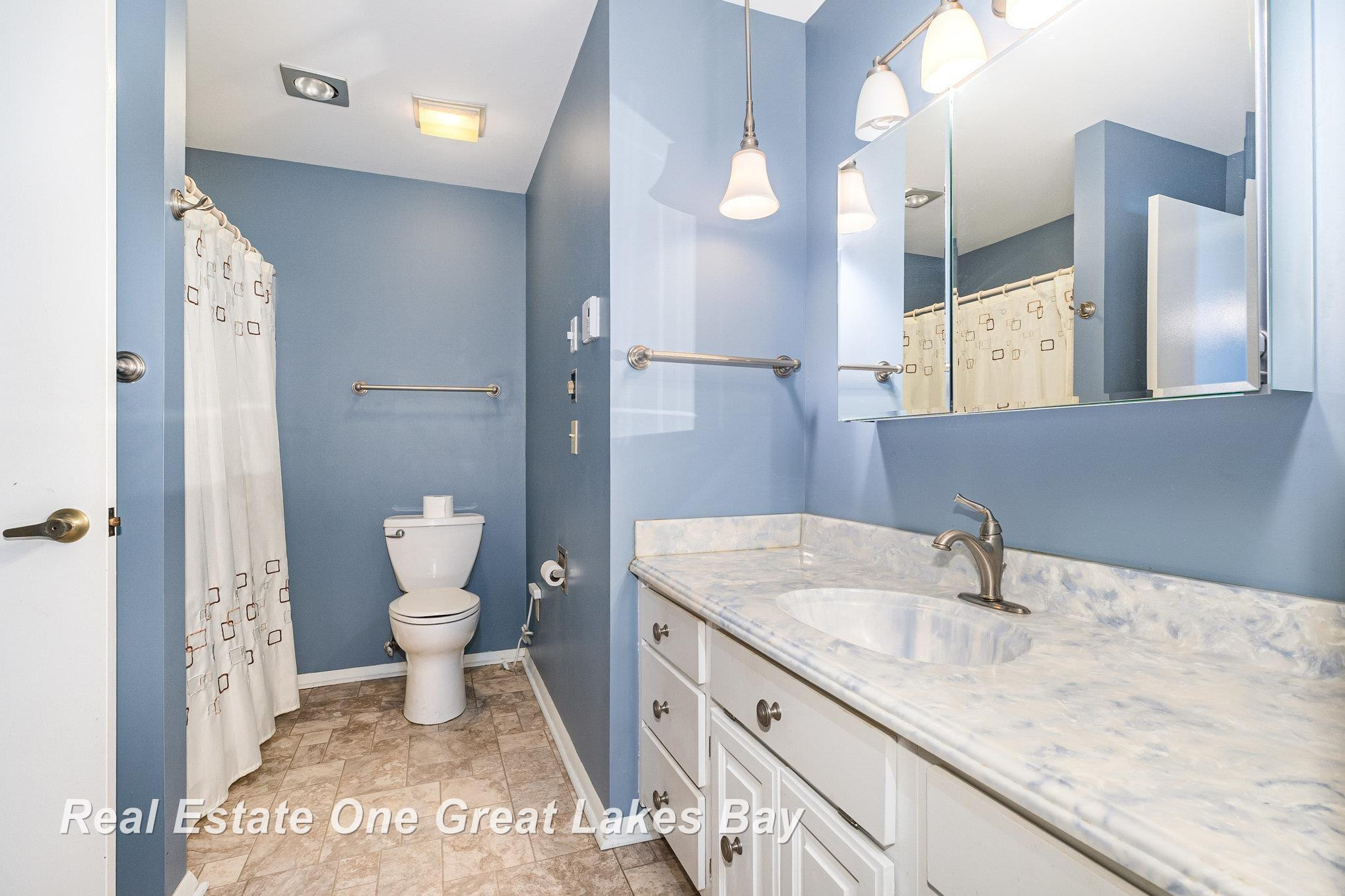 955 Kennely Road, J162, Saginaw, MI 48609 — Photo 17