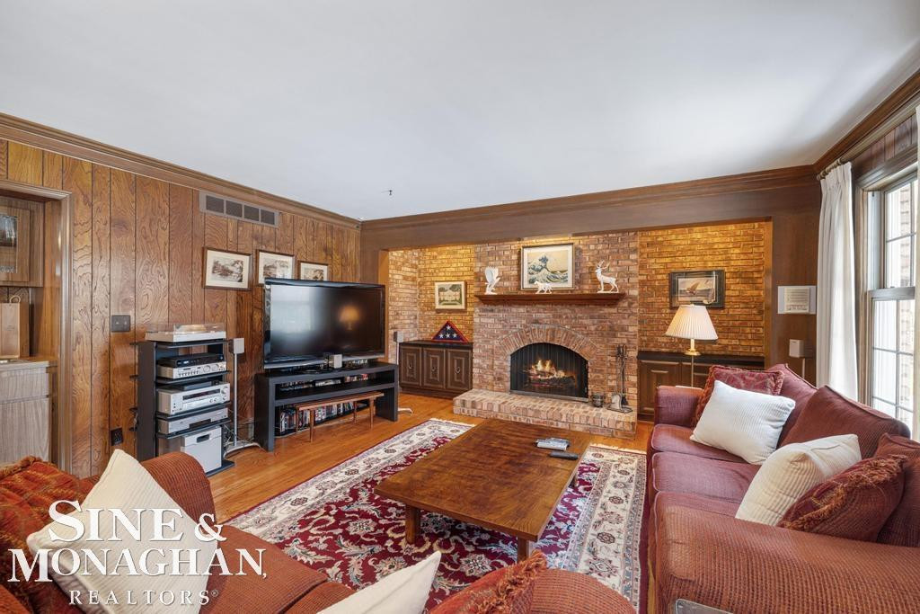 8 Lake Shore Lane, Grosse Pointe Shores, MI 48236 — Photo 44