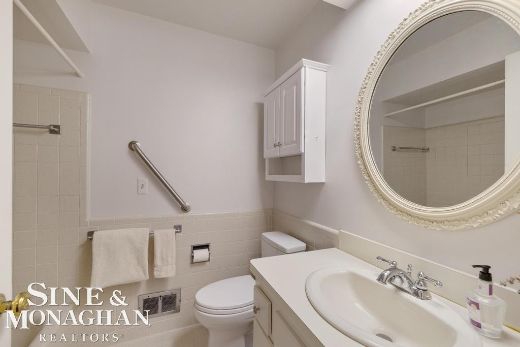 8 Lake Shore Lane, Grosse Pointe Shores, MI 48236 — Photo 54