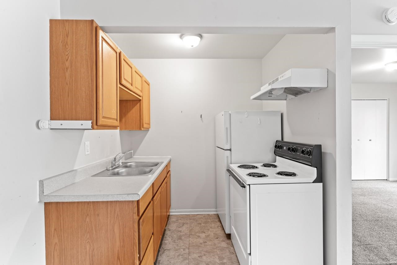 828 North Apt. #17 Street, Apt. #17, MI 48458 — Photo 6