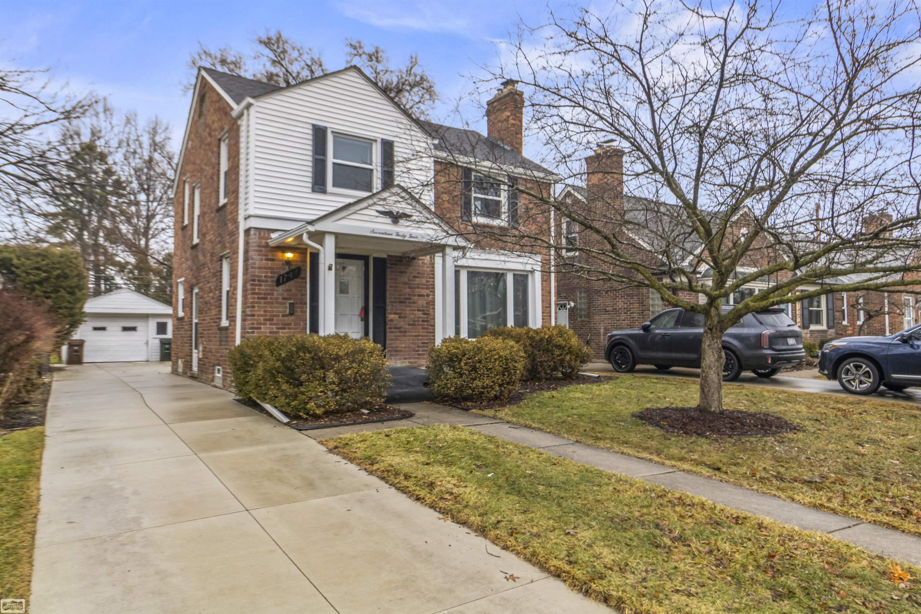 1744 Huntington Street, Grosse Pointe Woods, MI 48236 — front exterior