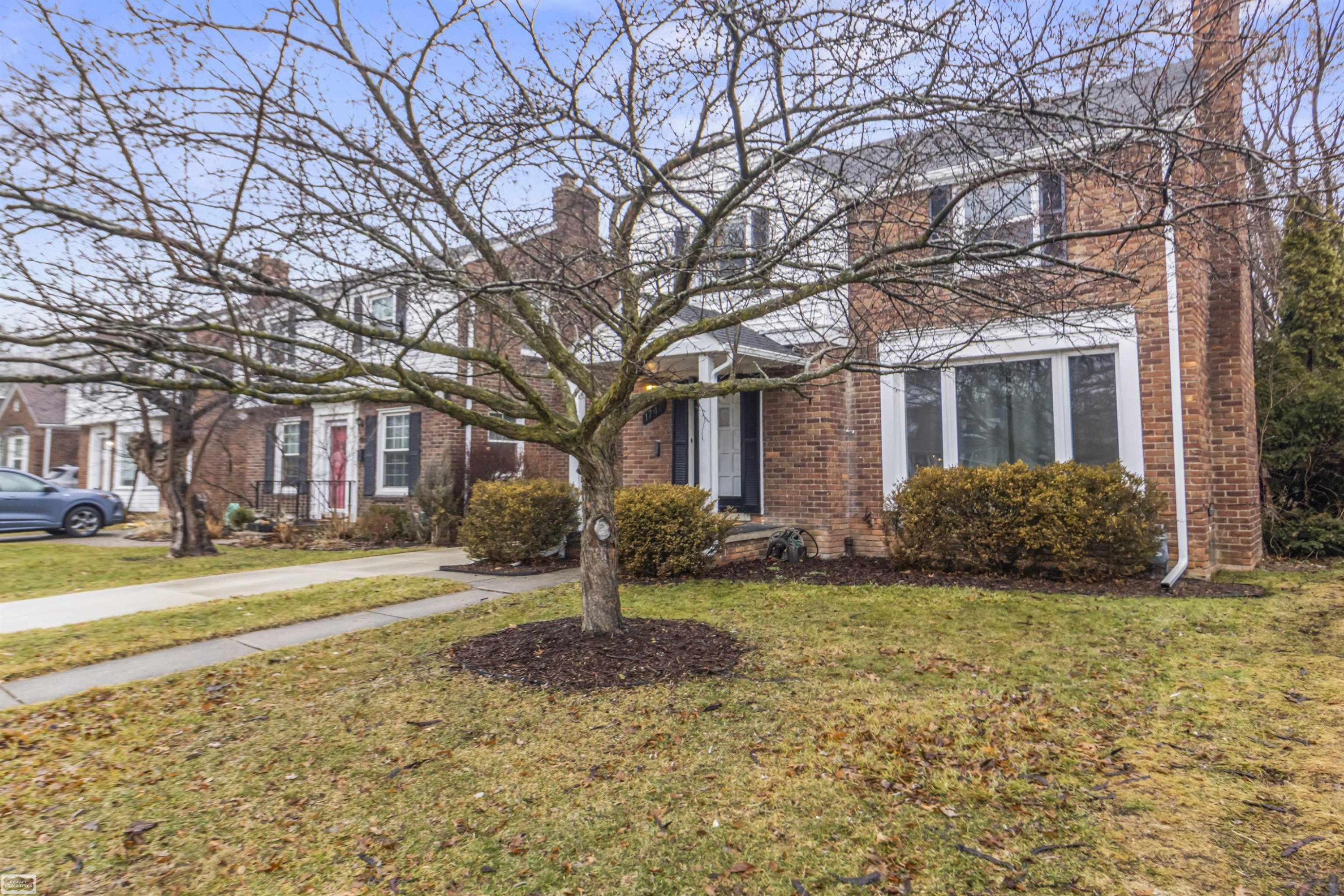 1744 Huntington Street, Grosse Pointe Woods, MI 48236 — Photo 2