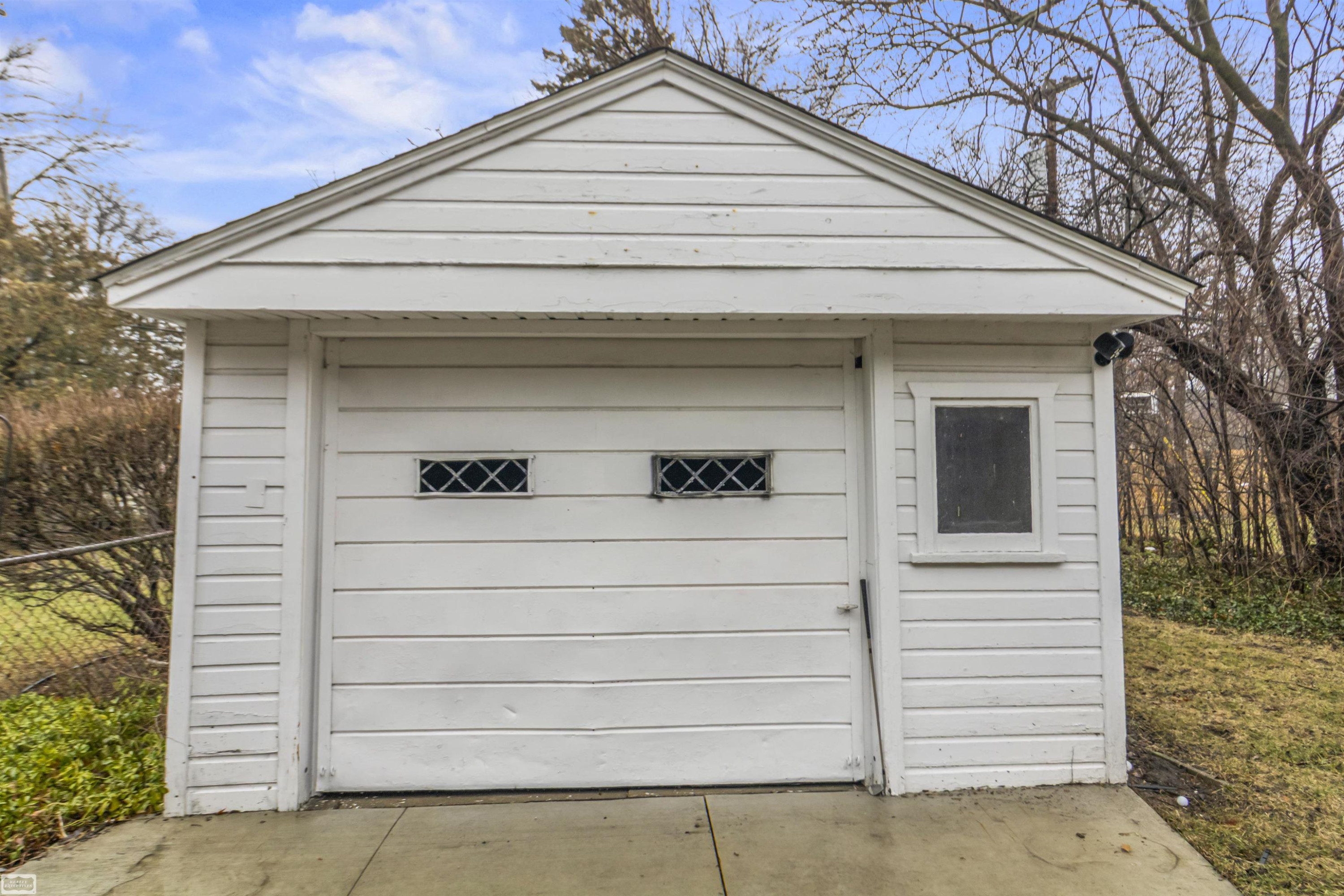 1744 Huntington Street, Grosse Pointe Woods, MI 48236 — Photo 7