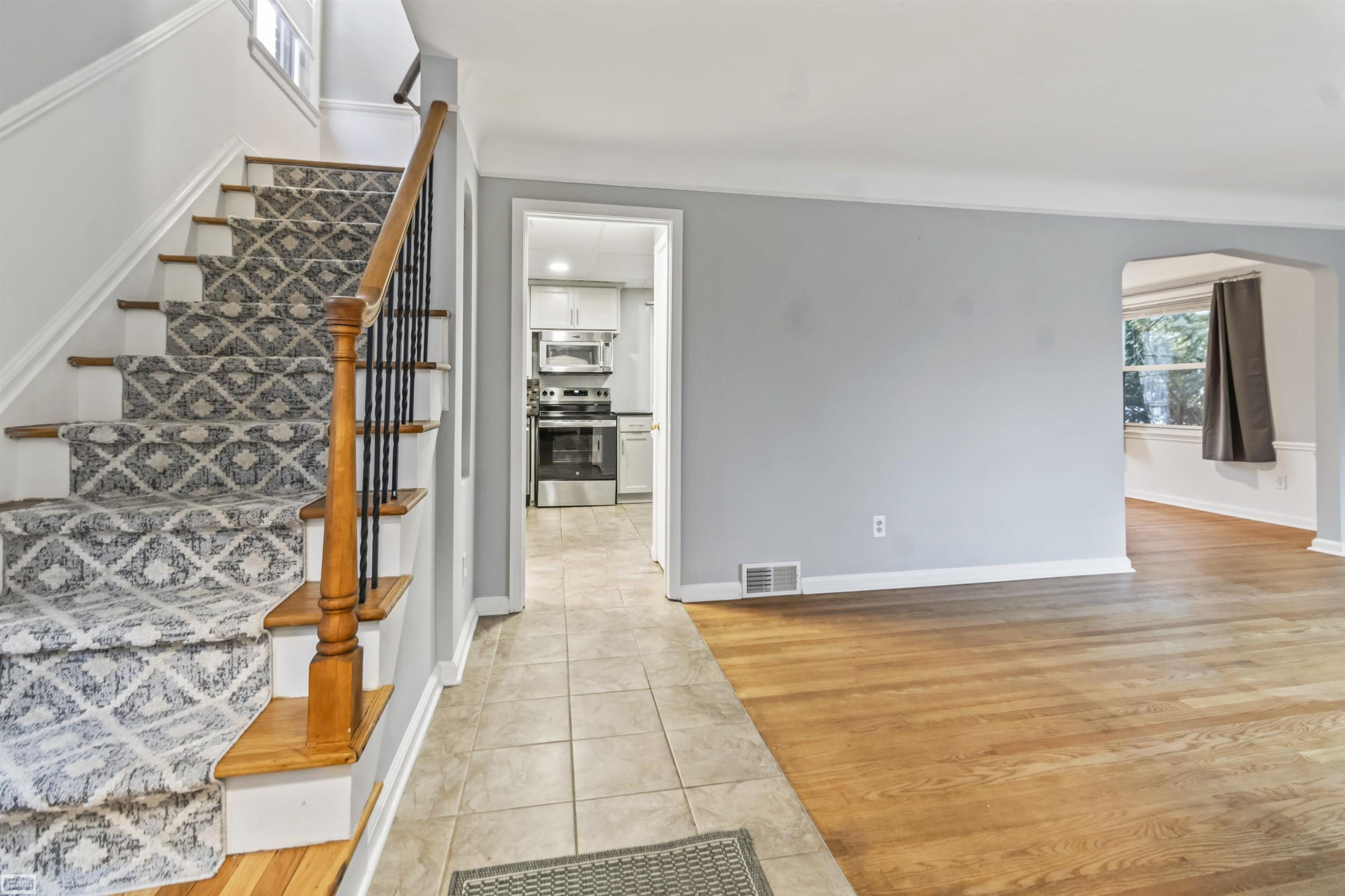 1744 Huntington Street, Grosse Pointe Woods, MI 48236 — Photo 12
