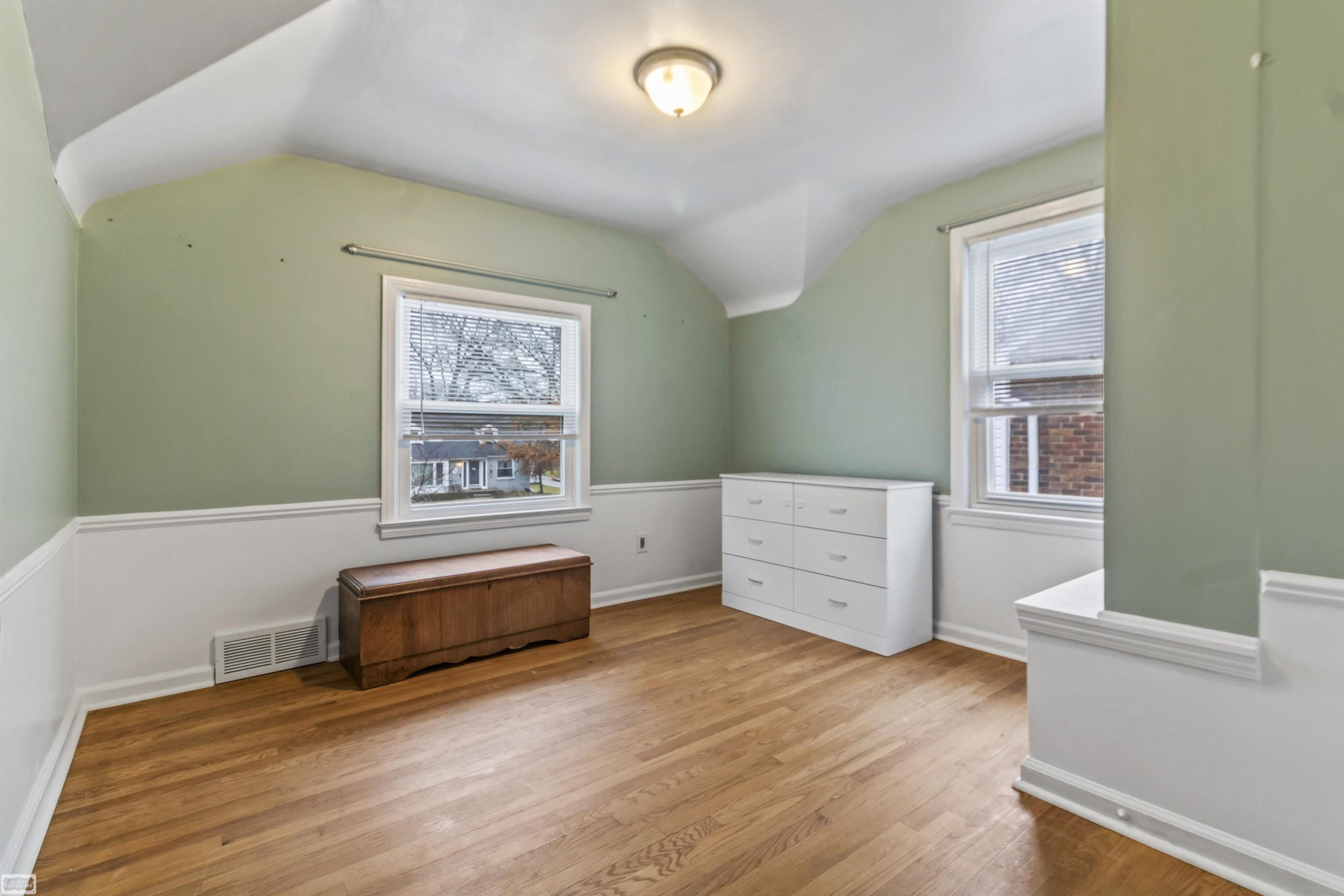 1744 Huntington Street, Grosse Pointe Woods, MI 48236 — Photo 21