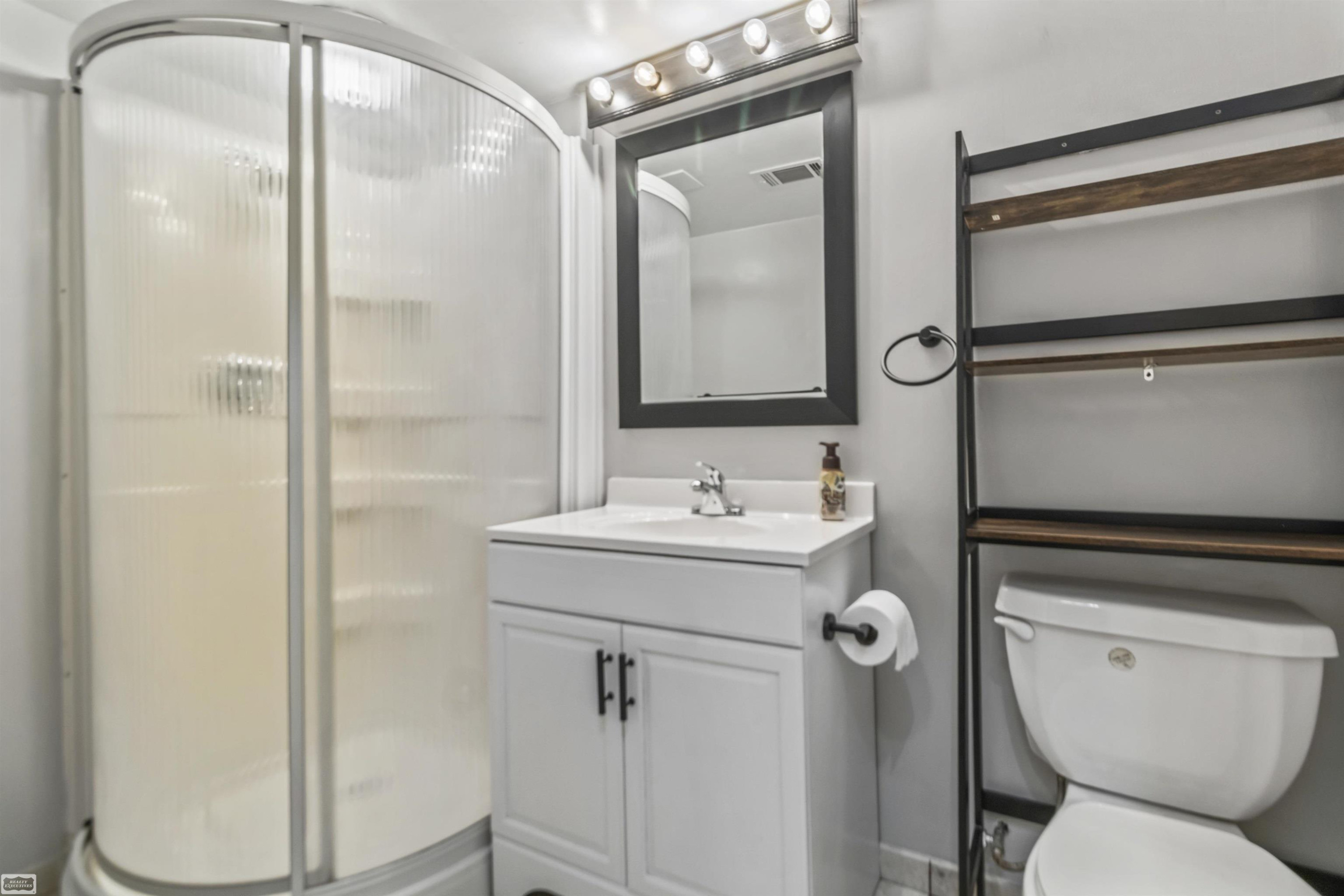 1744 Huntington Street, Grosse Pointe Woods, MI 48236 — Photo 27