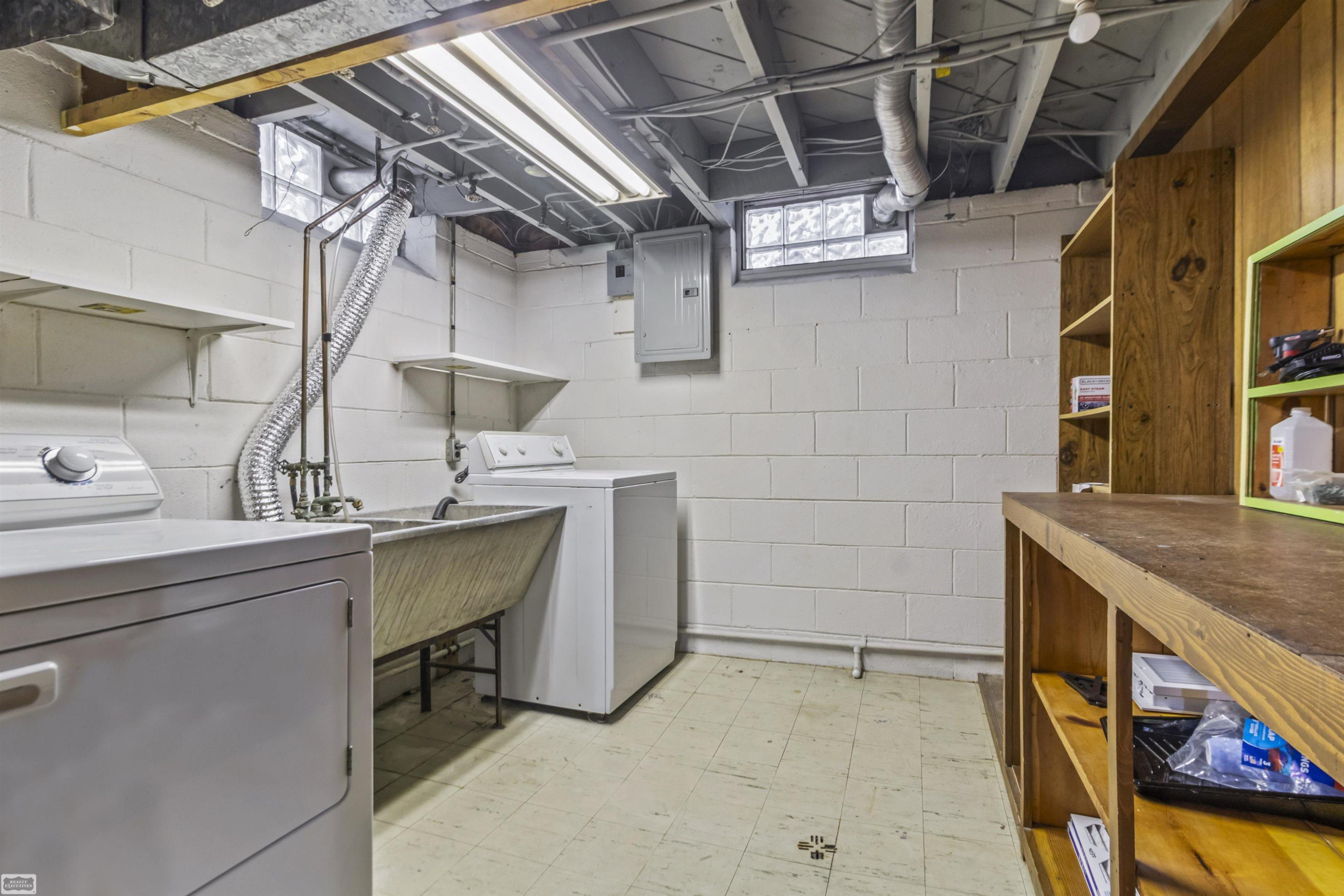 1744 Huntington Street, Grosse Pointe Woods, MI 48236 — Photo 28