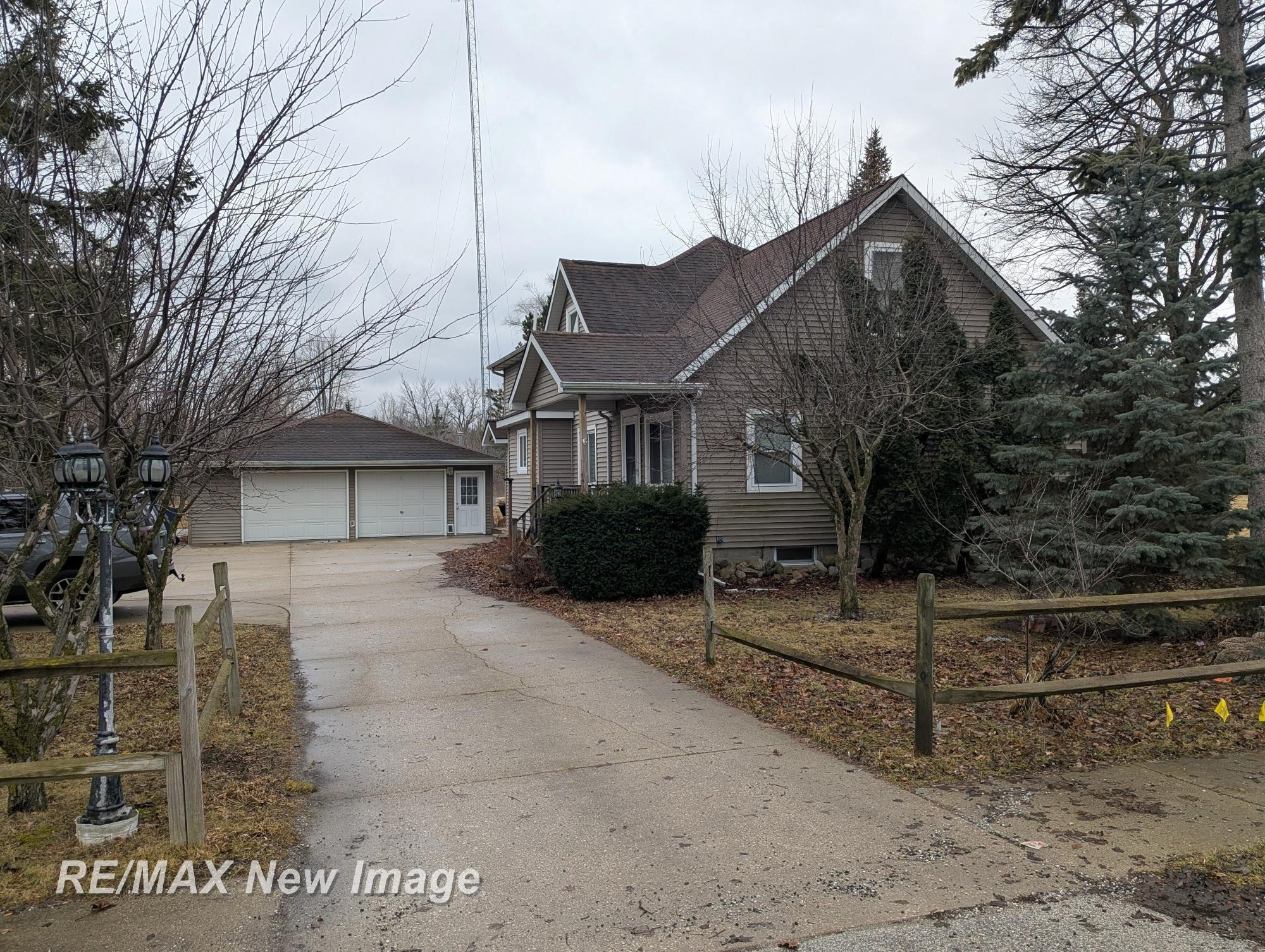 2385 McCarty Road, Saginaw, MI 48603 — front exterior