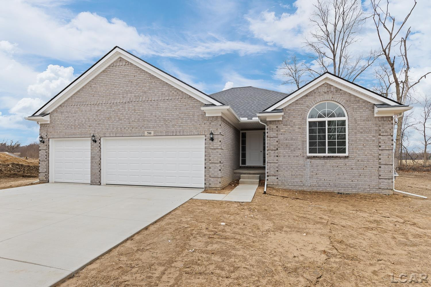 799 War Bonnet Drive, Tecumseh, MI 49286 — front exterior