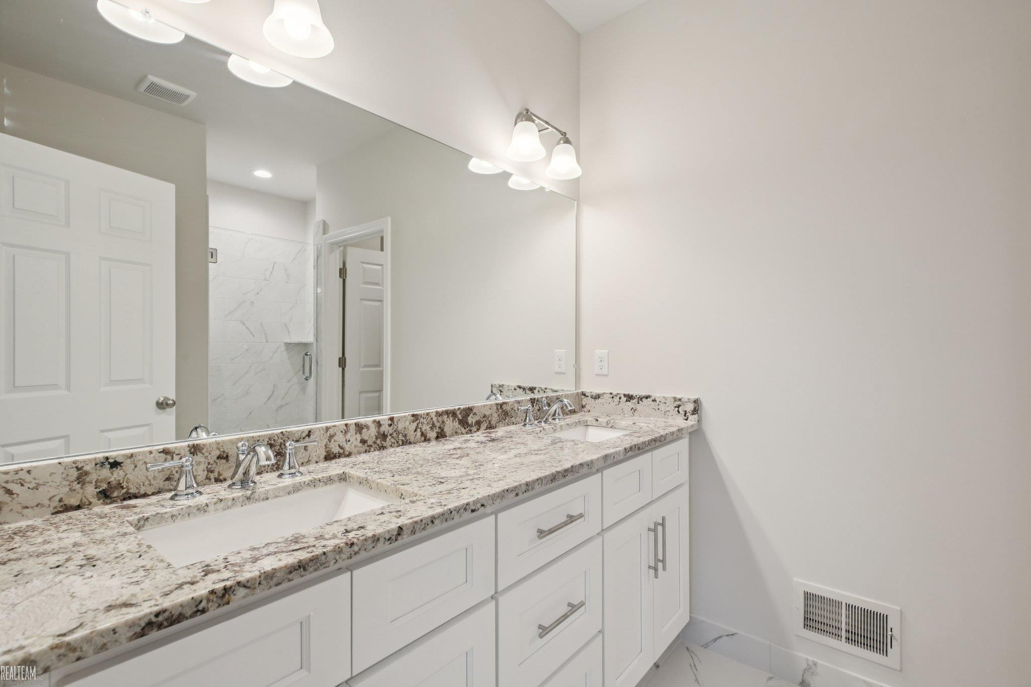48323 Whittington Drive, Chesterfield, MI 48047 — Photo 18