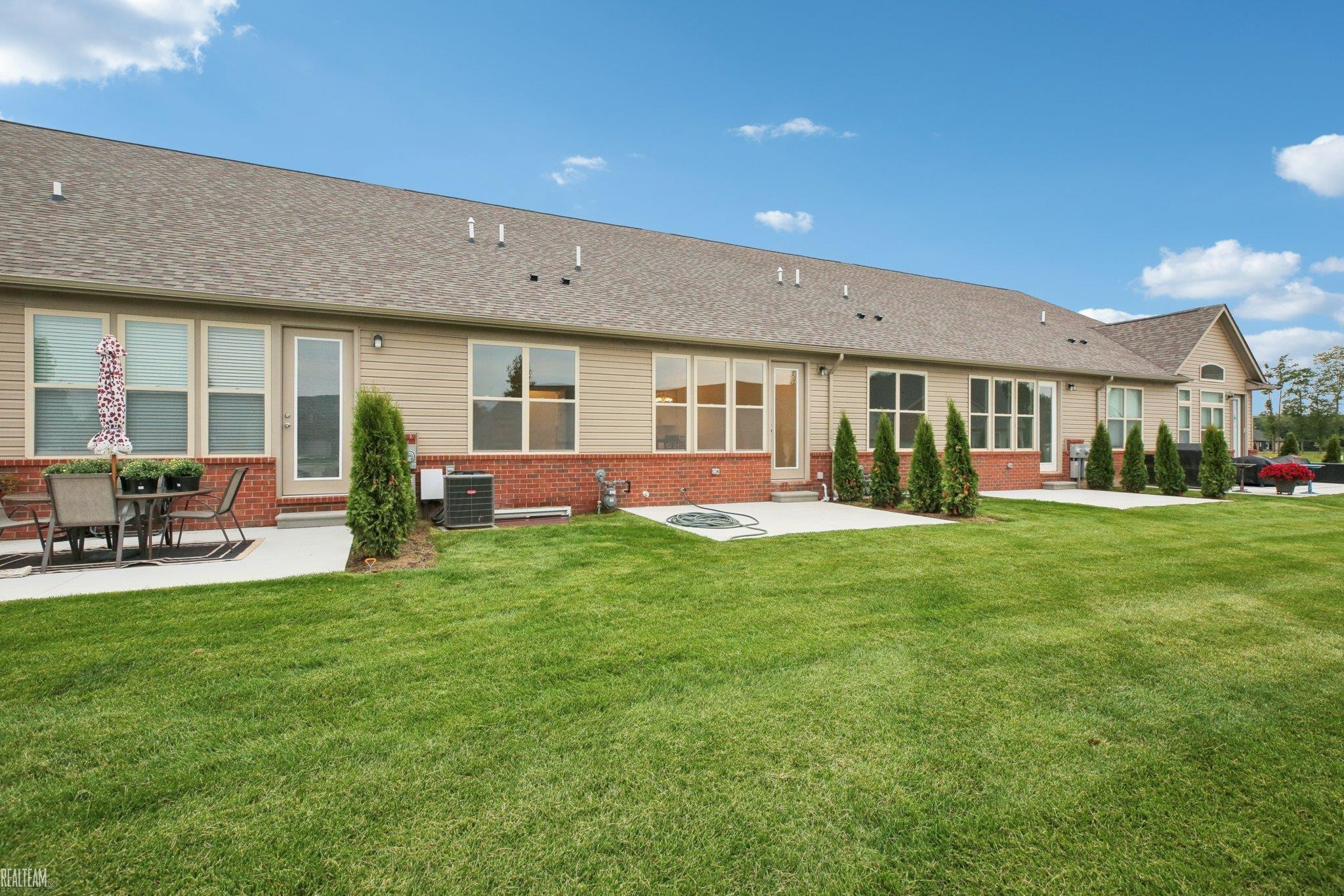 48323 Whittington Drive, Chesterfield, MI 48047 — Photo 25