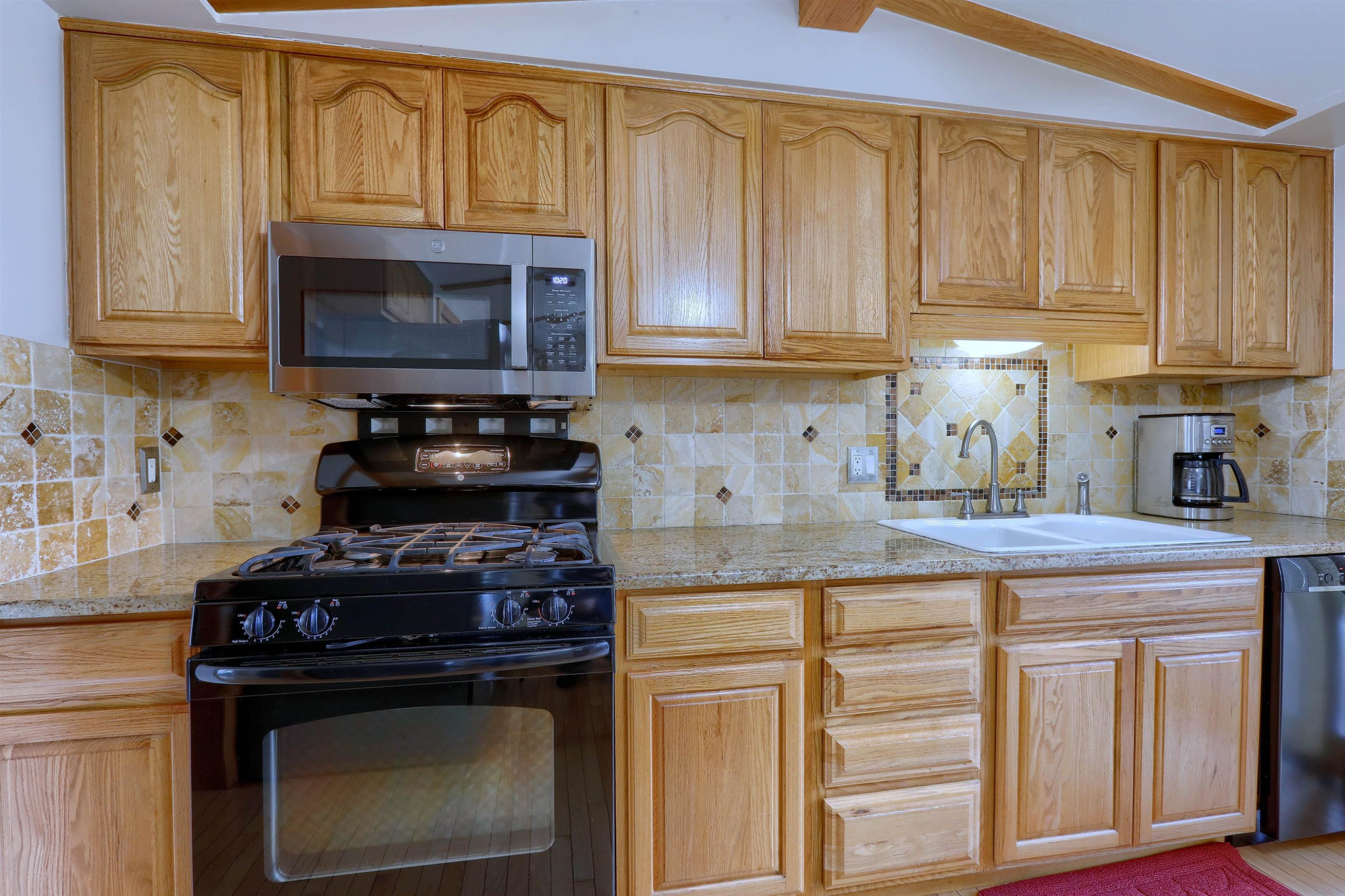 34405 Shorewood Street, Chesterfield, MI 48047 — Photo 9