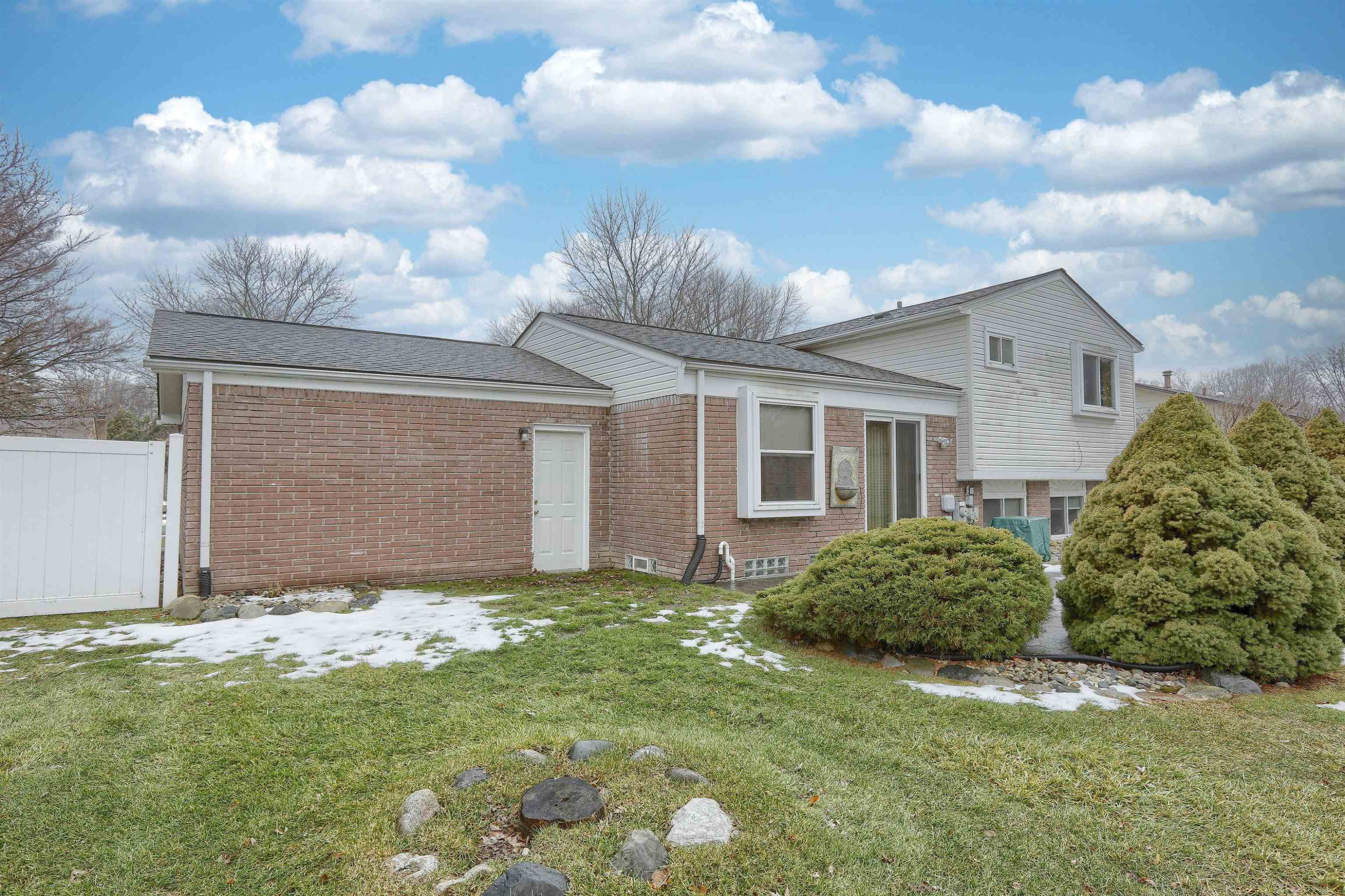 34405 Shorewood Street, Chesterfield, MI 48047 — Photo 34