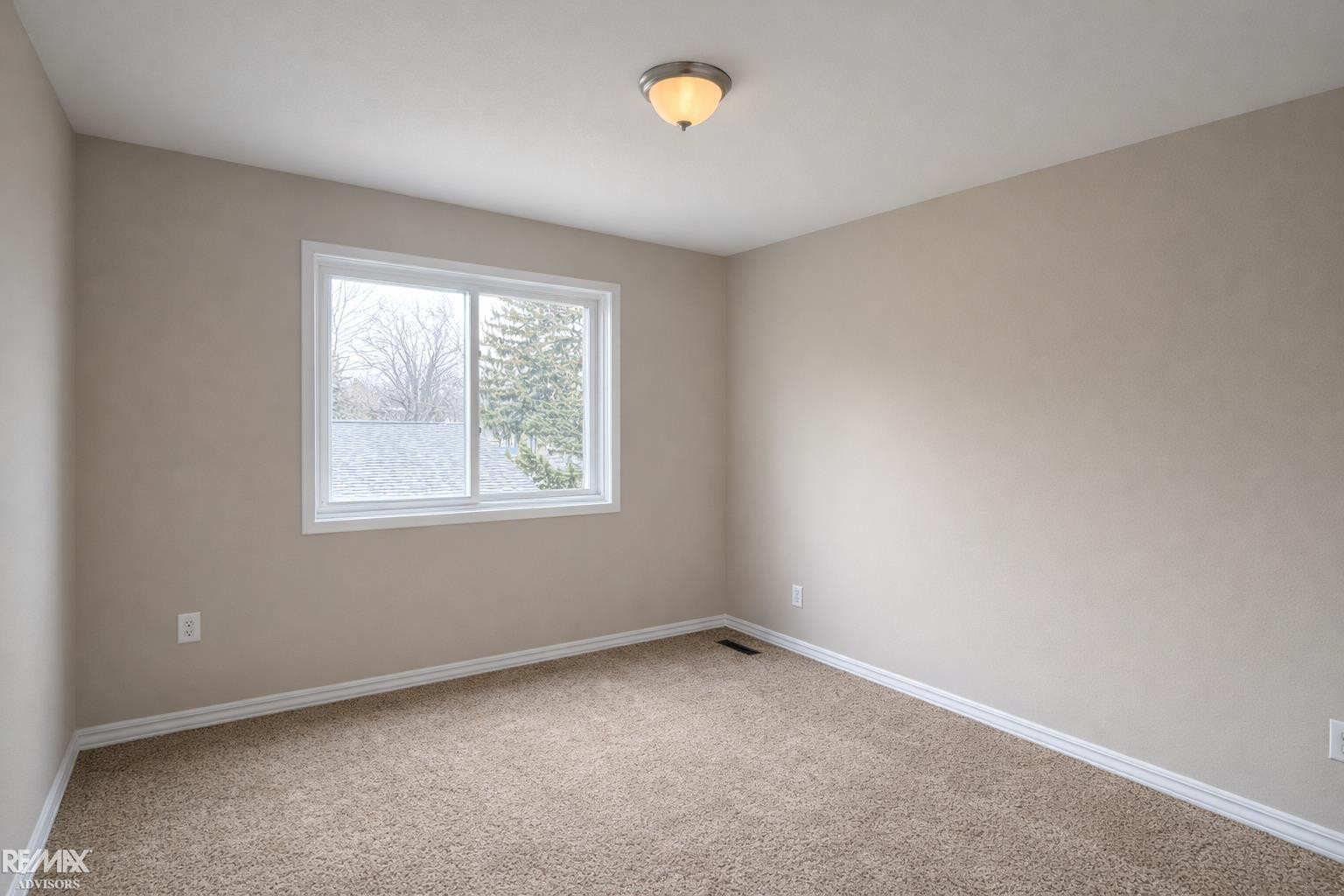 919 Smith Street, Algonac, MI 48001 — Photo 8