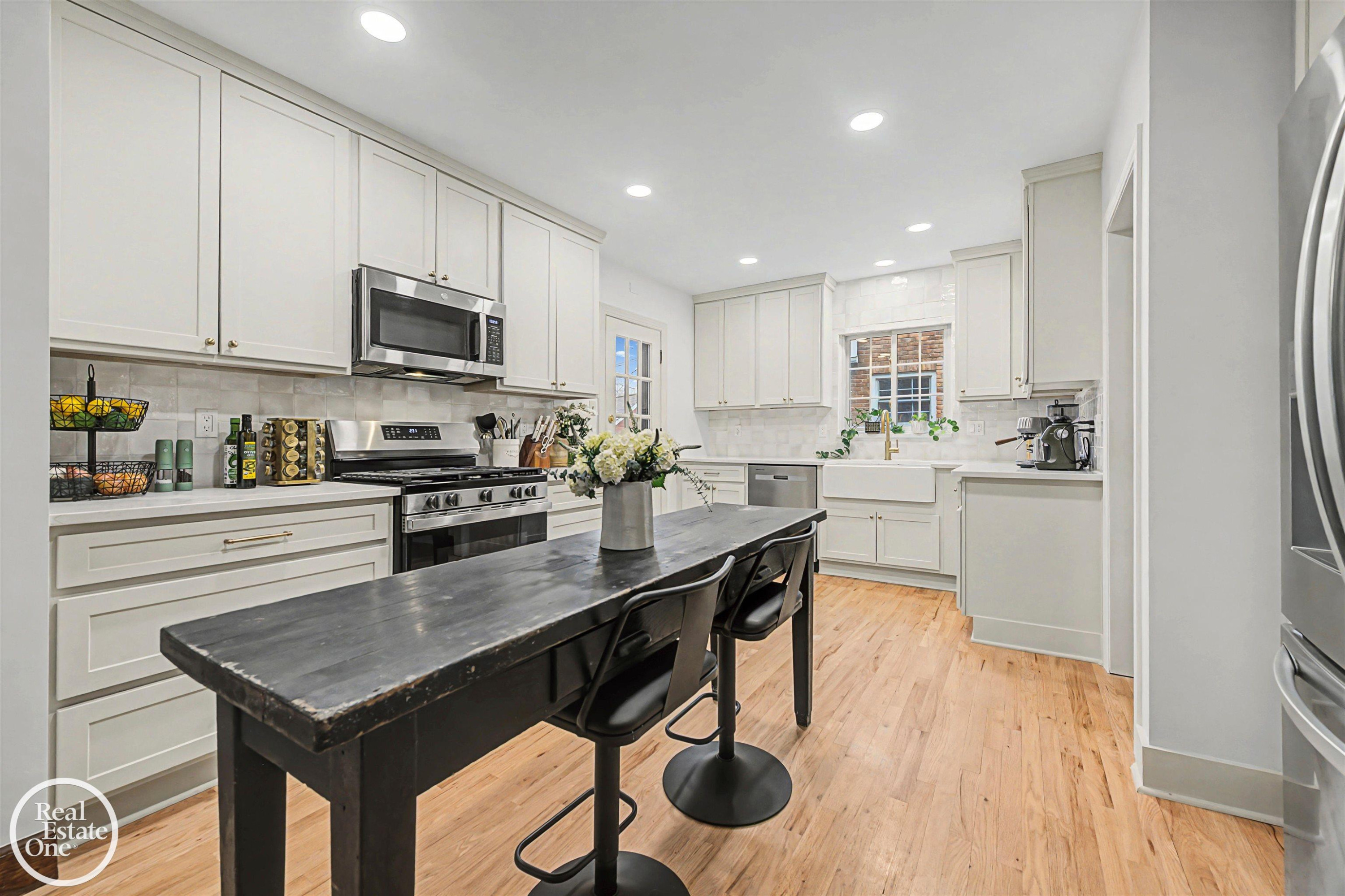 256 Fisher Road, Grosse Pointe Farms, MI 48230 — Photo 4