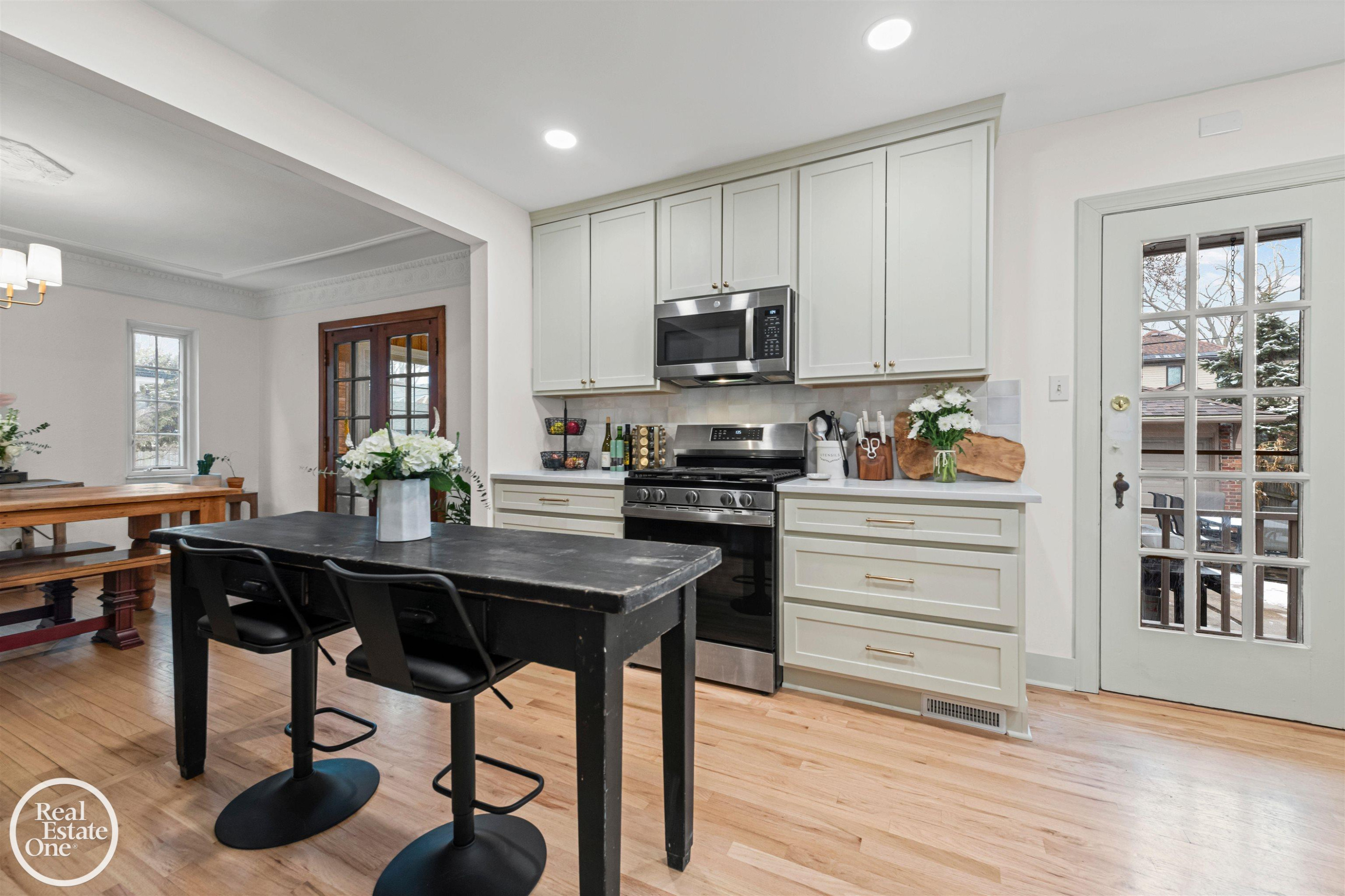 256 Fisher Road, Grosse Pointe Farms, MI 48230 — Photo 5