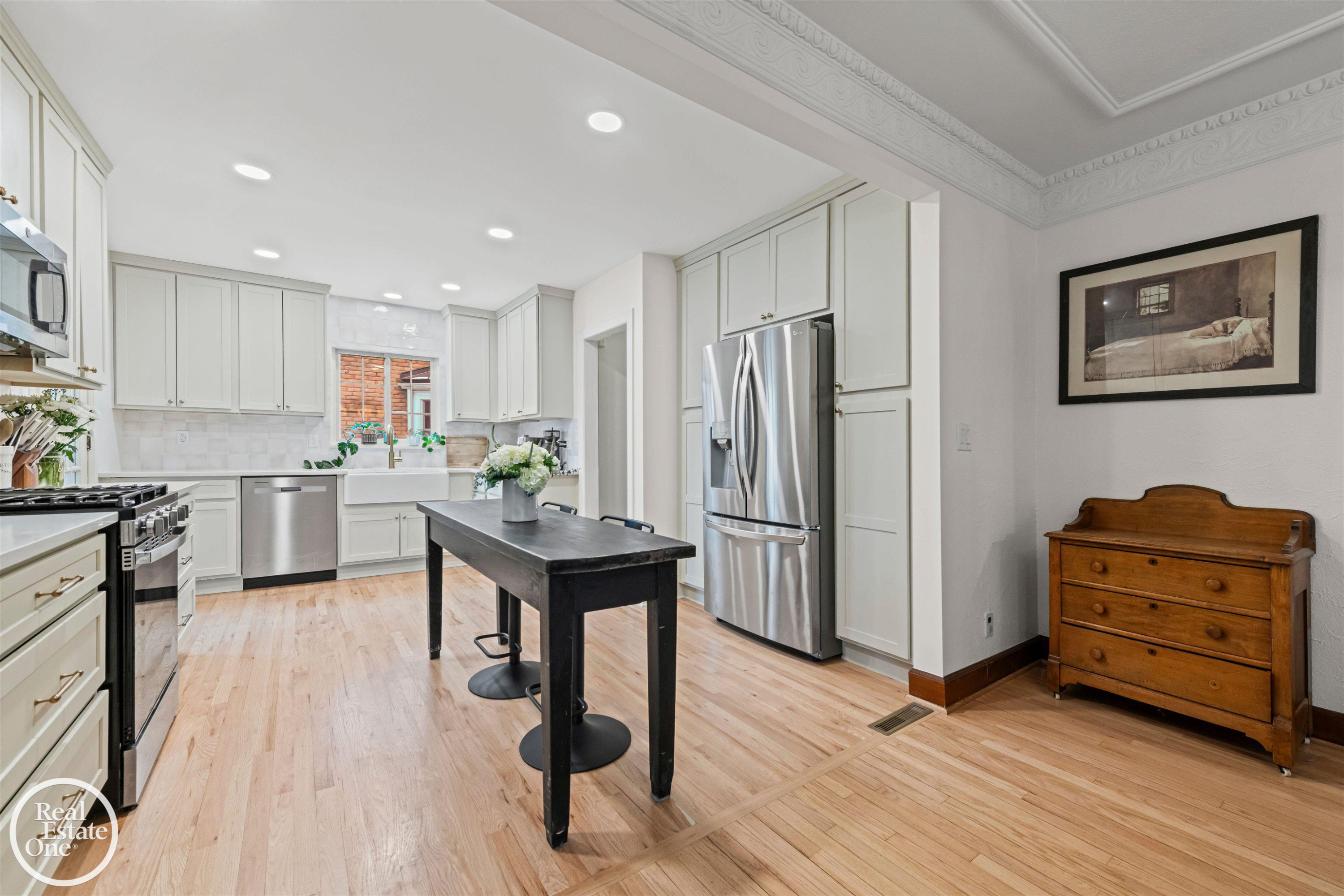 256 Fisher Road, Grosse Pointe Farms, MI 48230 — Photo 8