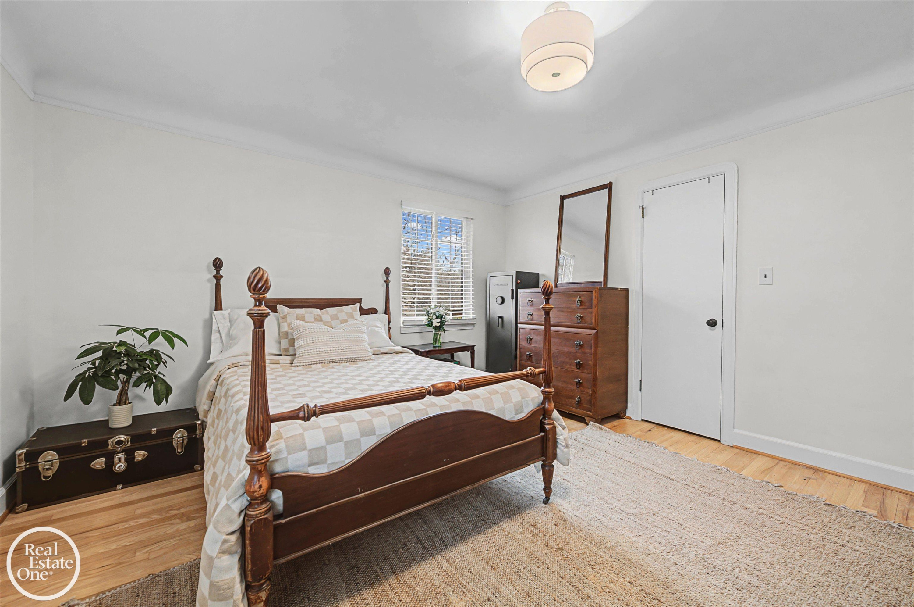 256 Fisher Road, Grosse Pointe Farms, MI 48230 — Photo 14